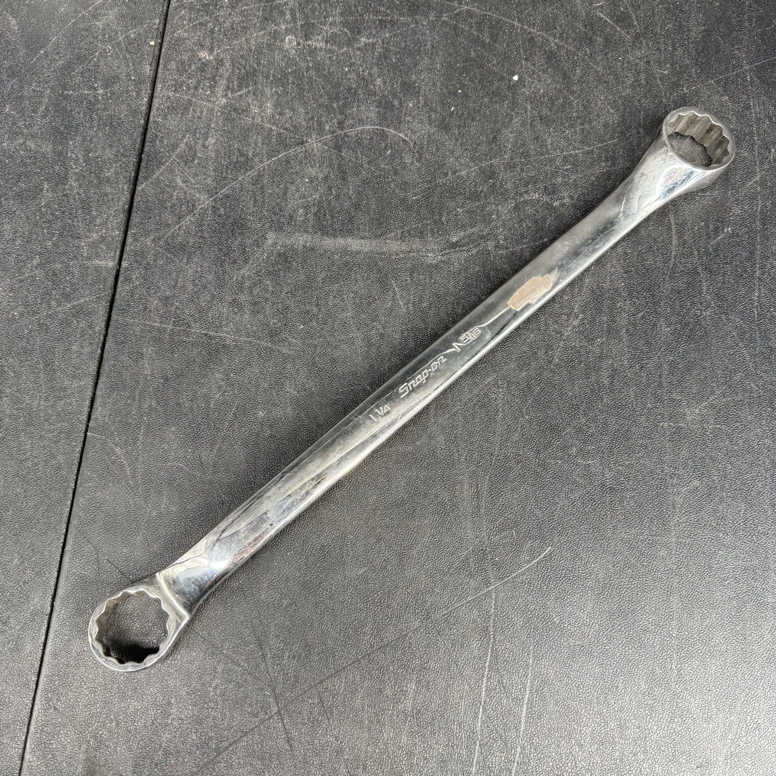 Snap On Tools XB4042A 1-1/4″ X 1-5/16″ 12 Point SAE 10* Offset Box End Wrench