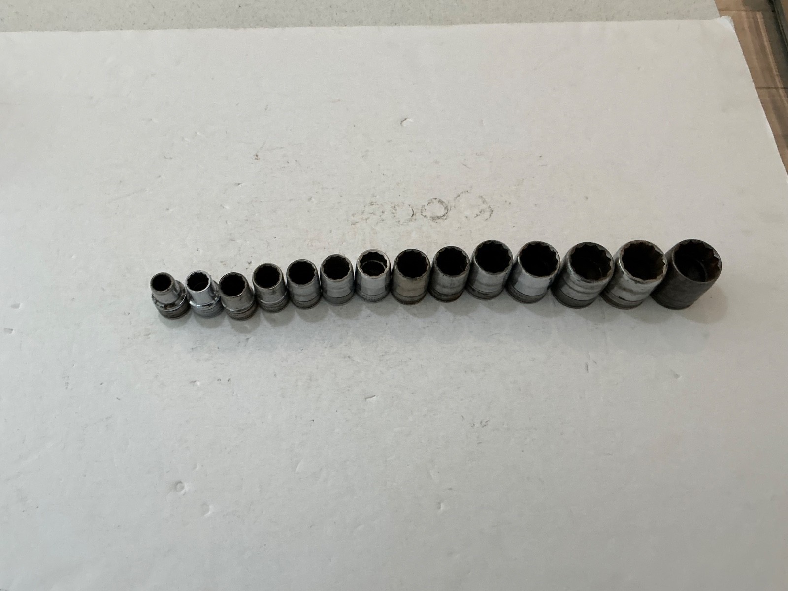 Vtg S-K 14 pc 1/2″ drive knurled/tapered socket set 12 pt SAE 7/16″-1 1/8” USA
