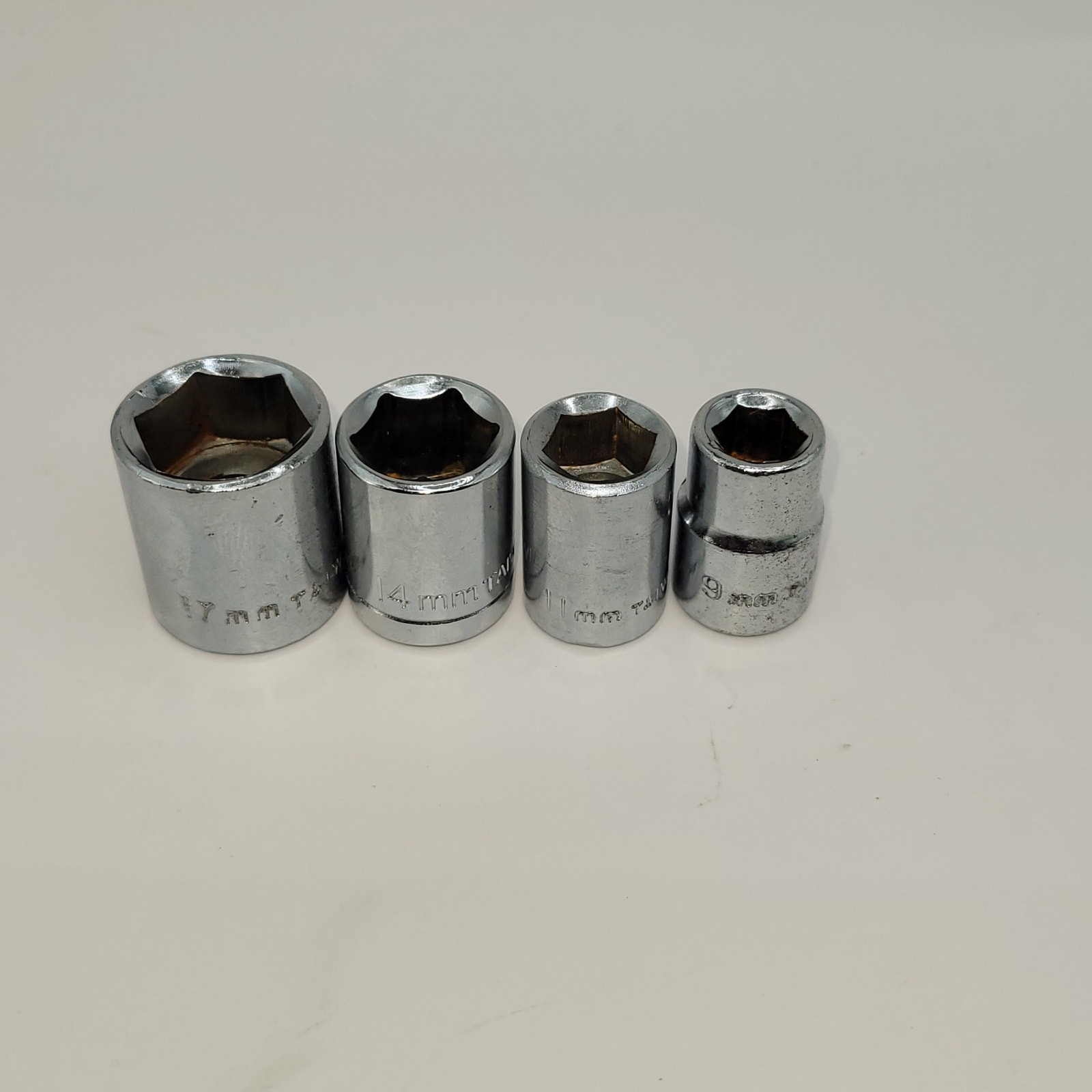 4 X 3/8″ drive sockets 6 Point Metric 17mm 14mm 11mm 9mm Taiwan