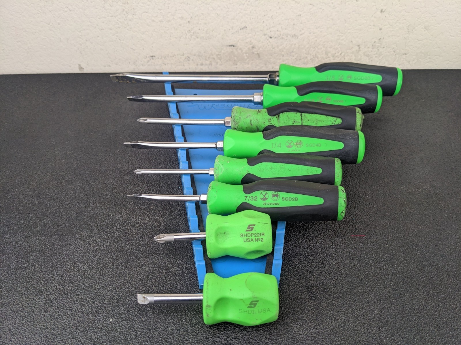 #bm480 Snap-On Tools GREEN 8 Piece Soft Grip Screwdriver Set SGDX80BG