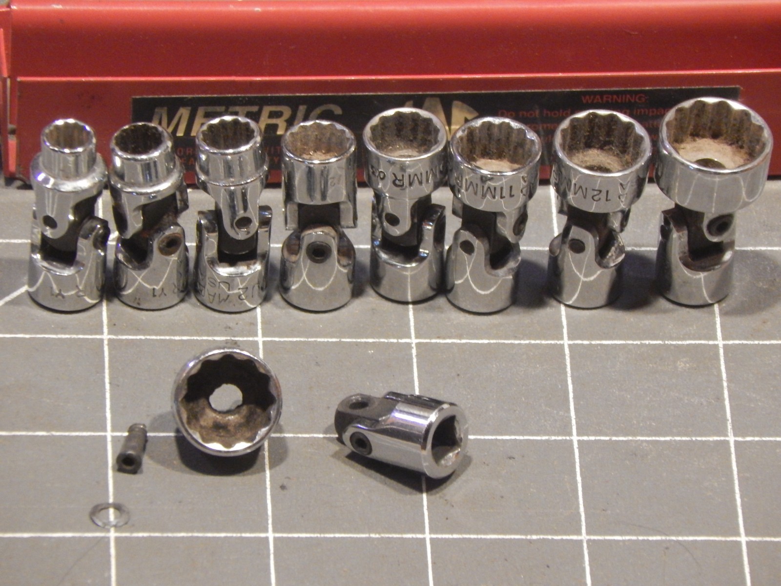 READ Mac 9Pc Metric 1/4 Drive Swivel Universal Socket Set 6MM 14MM 12Pt Tray