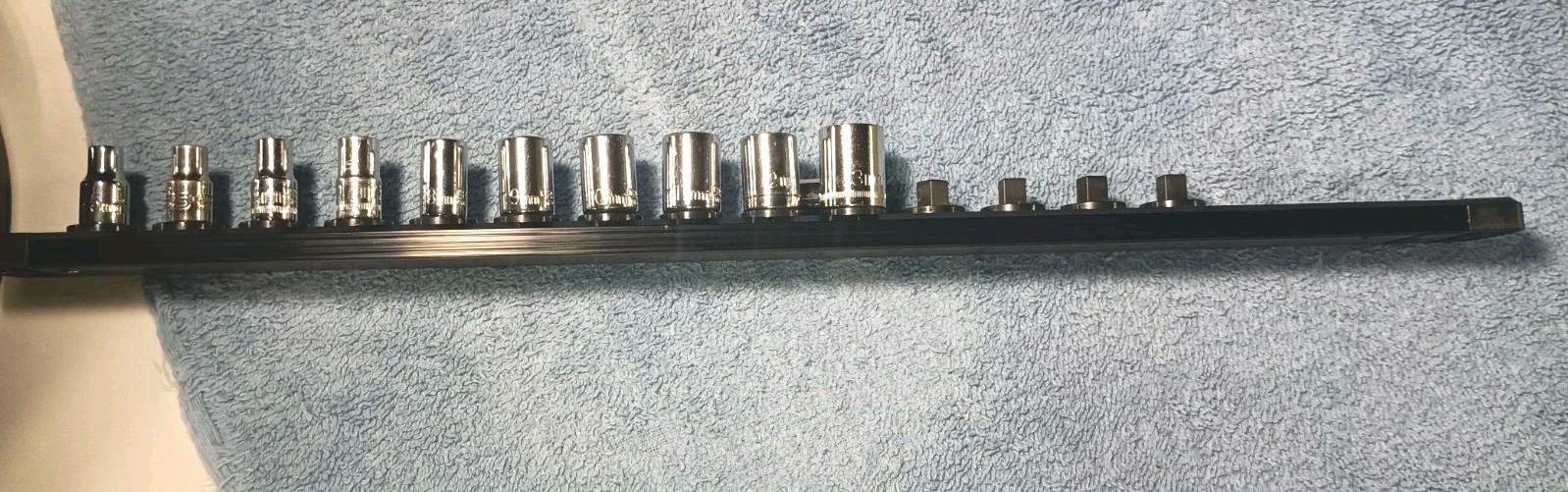 10 Piece 1/4″ Dr. Metric Socket Set. Chrome Shallow, Most R New Craftsman W/Rail