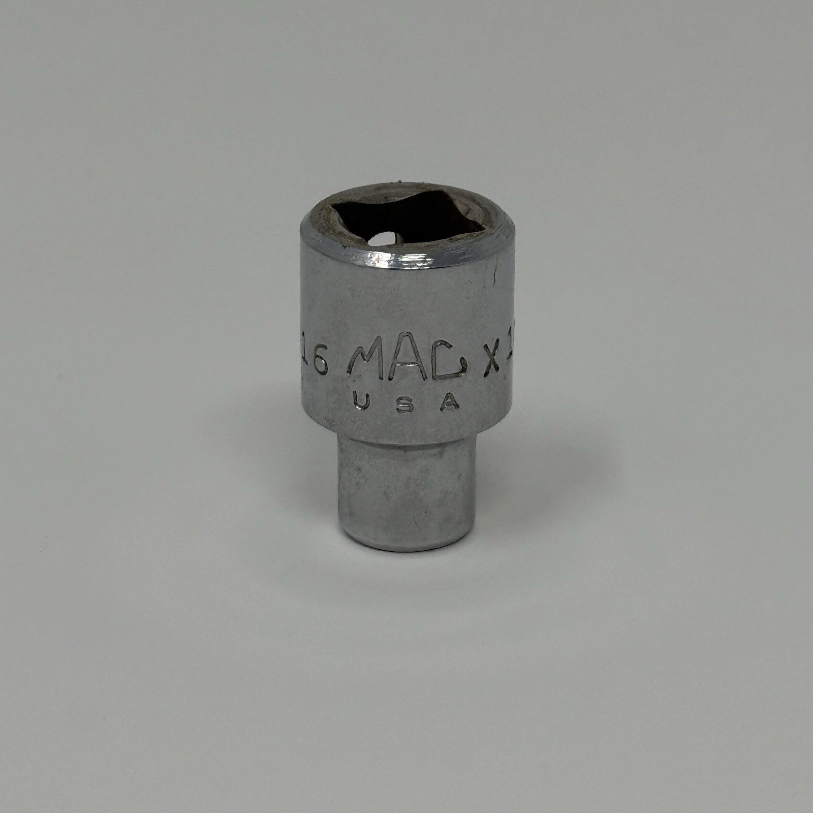 Mac Tools 5/16″ 3/8″ Drive 6 Point Shallow Chrome Socket X106R