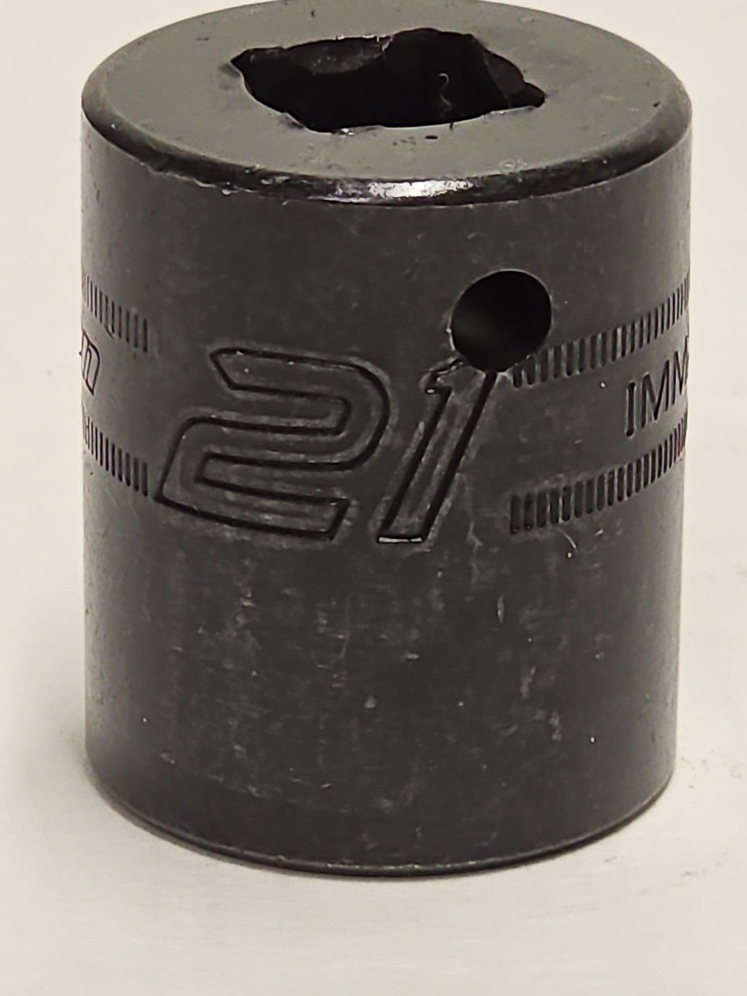 Snap-on Tools USA 1/2″ Drive 21mm Metric shallow 6pt Impact Socket IMM210