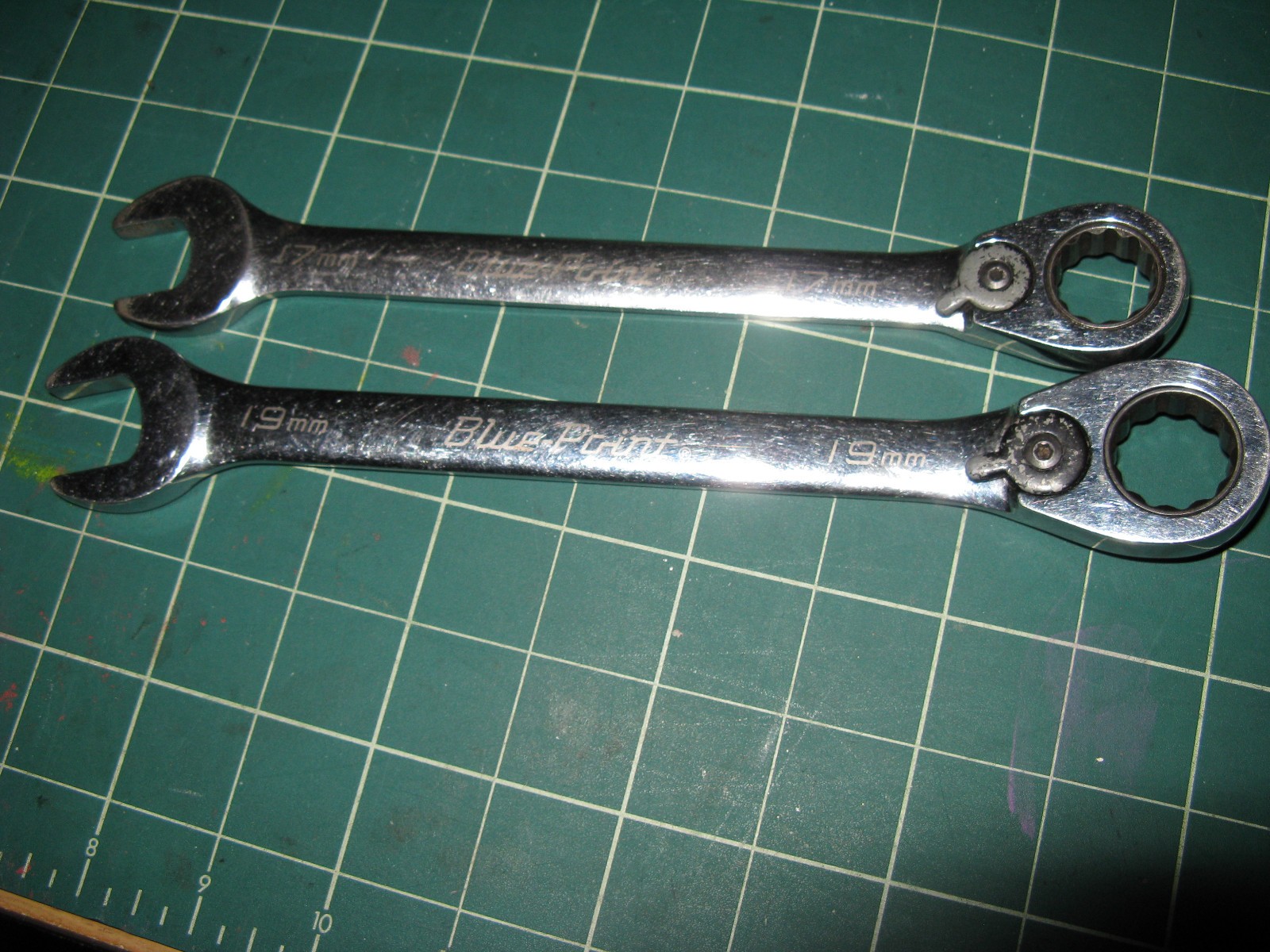 BLUE POINT METRIC 15 deg Offset Ratcheting Combo Wrenches 17mm 19mm *USED*