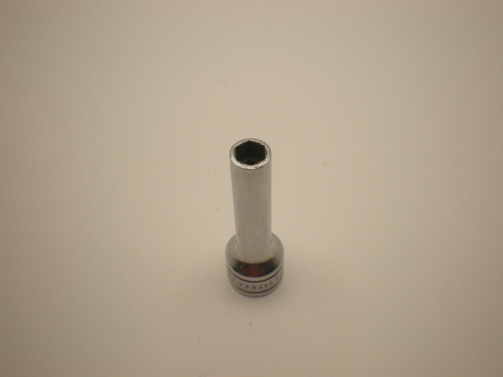 Snap On 3/8″ Drive 1/4″ 6PT Deep Chrome Socket SFS081