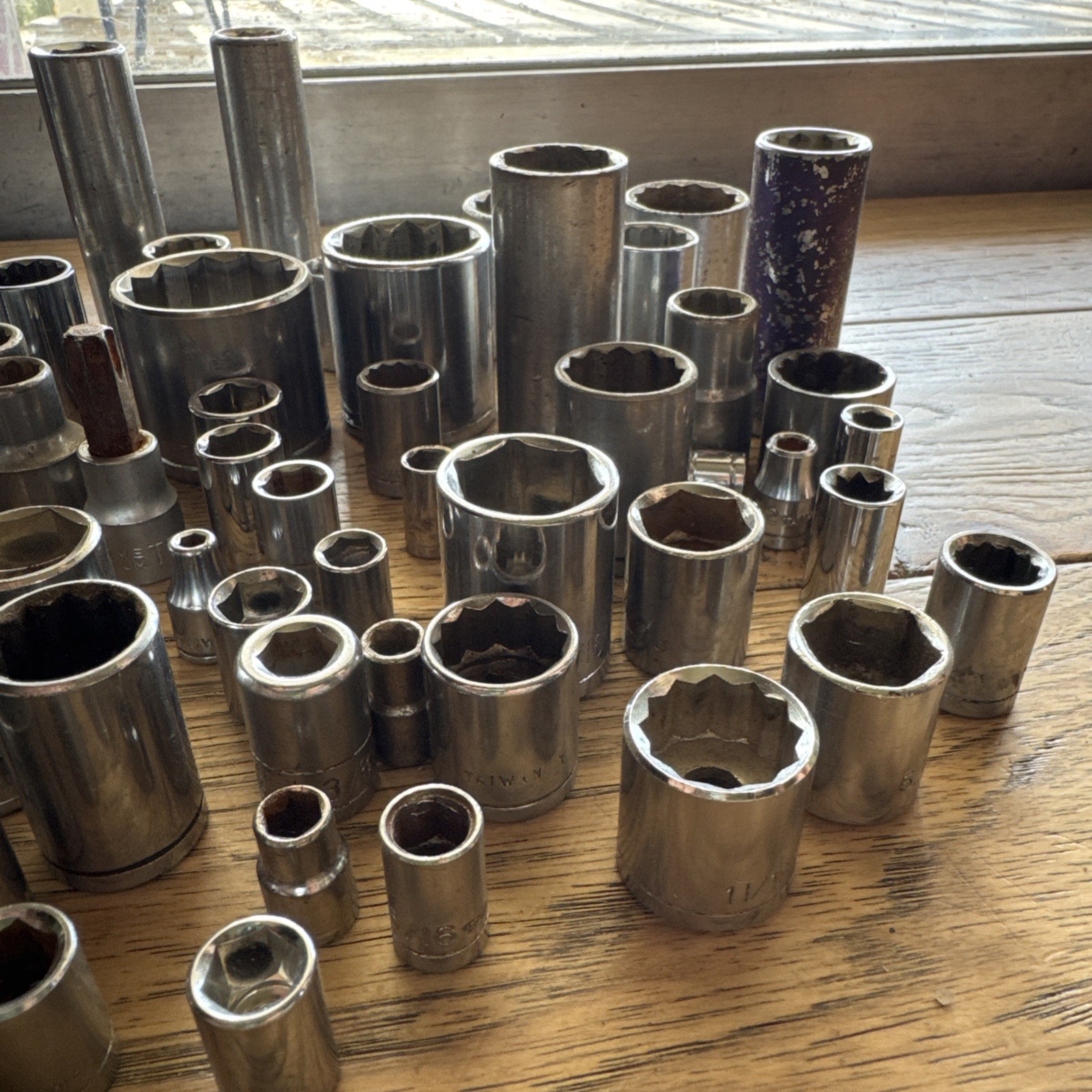Sockets Standard SAE Assorted 83 Pieces