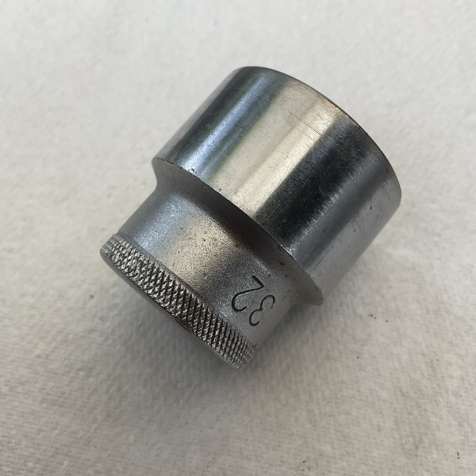 GEDORE D19 32 mm metric socket 1/2” drive 12 point tool vintage D 19 series auto