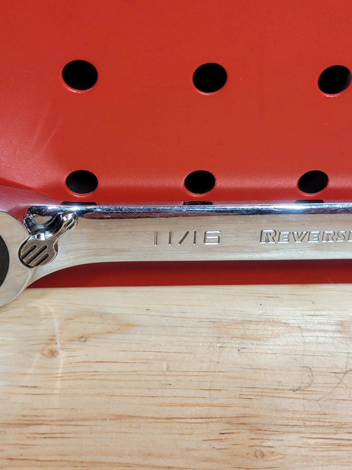 GearWrench Reversible 11/16″ SAE 12-Point Ratchet Wrench