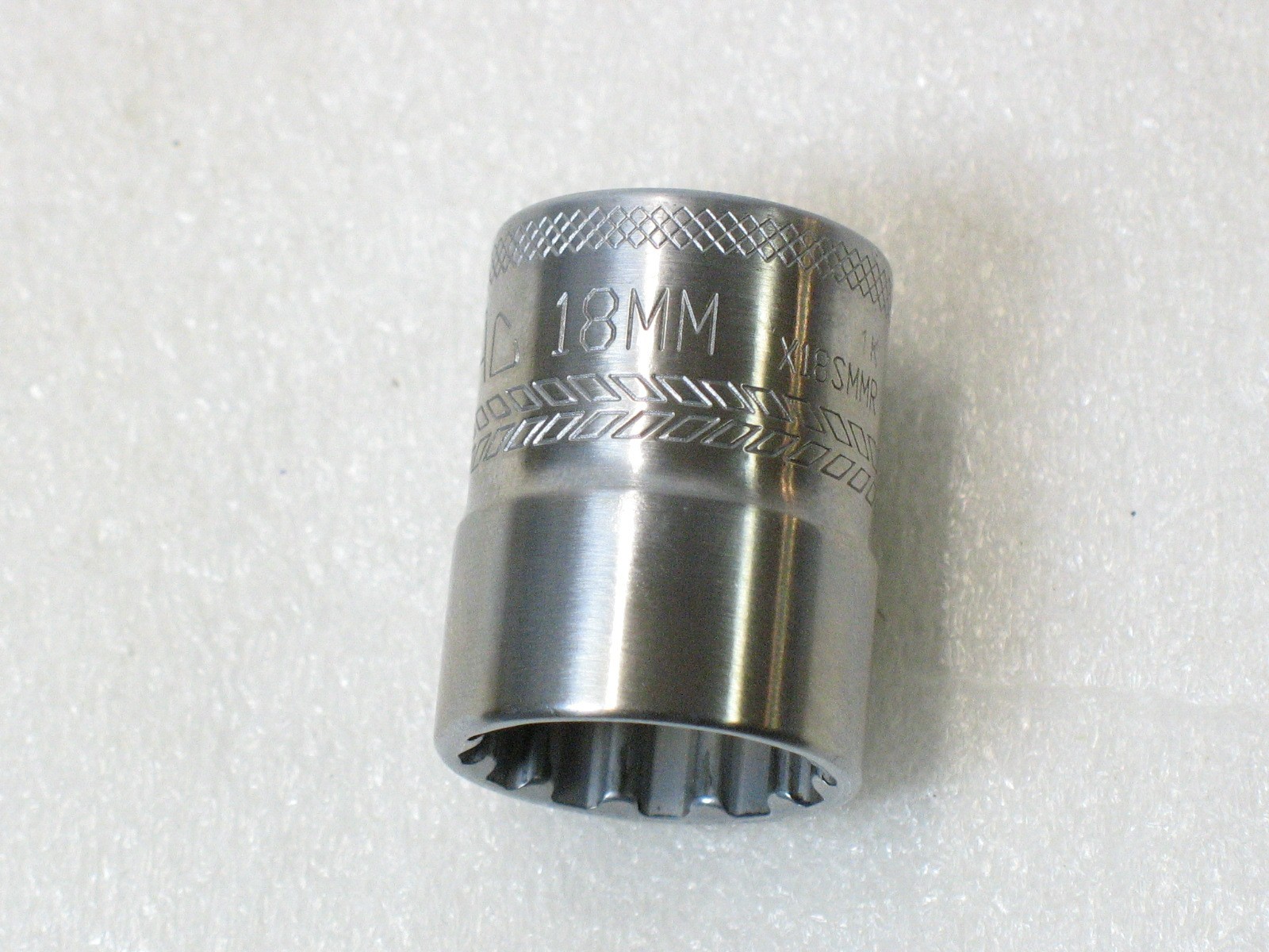 MAC Tools 3/8″ Drive 18mm Shallow Chrome Spline Socket X18SMMR