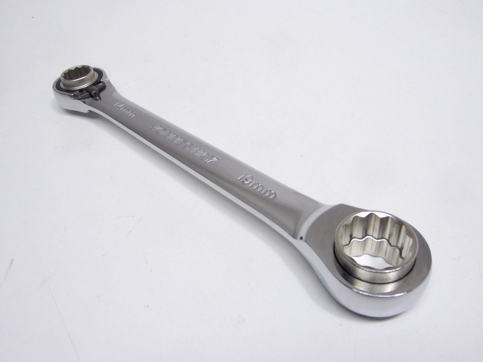 Jonnesway 4 IN 1 Reversible 72 Teeth Ratcheting Gear Wrench 14mm 17mm 18mm 19mm