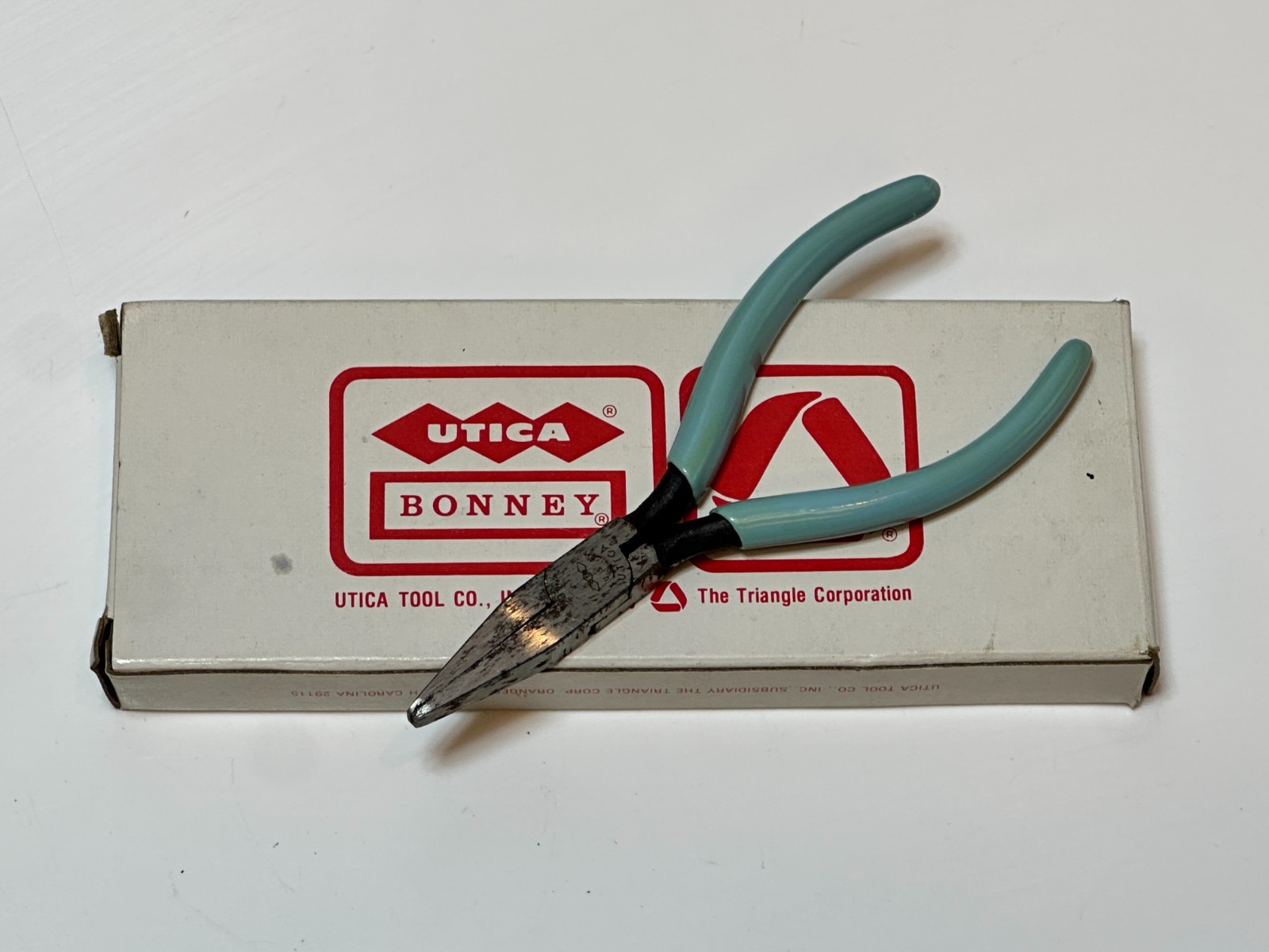 NOS Bonney Tools USA 20-4-1/2GC Flat Nose Pliers – Baby Blue Grip – Original Box