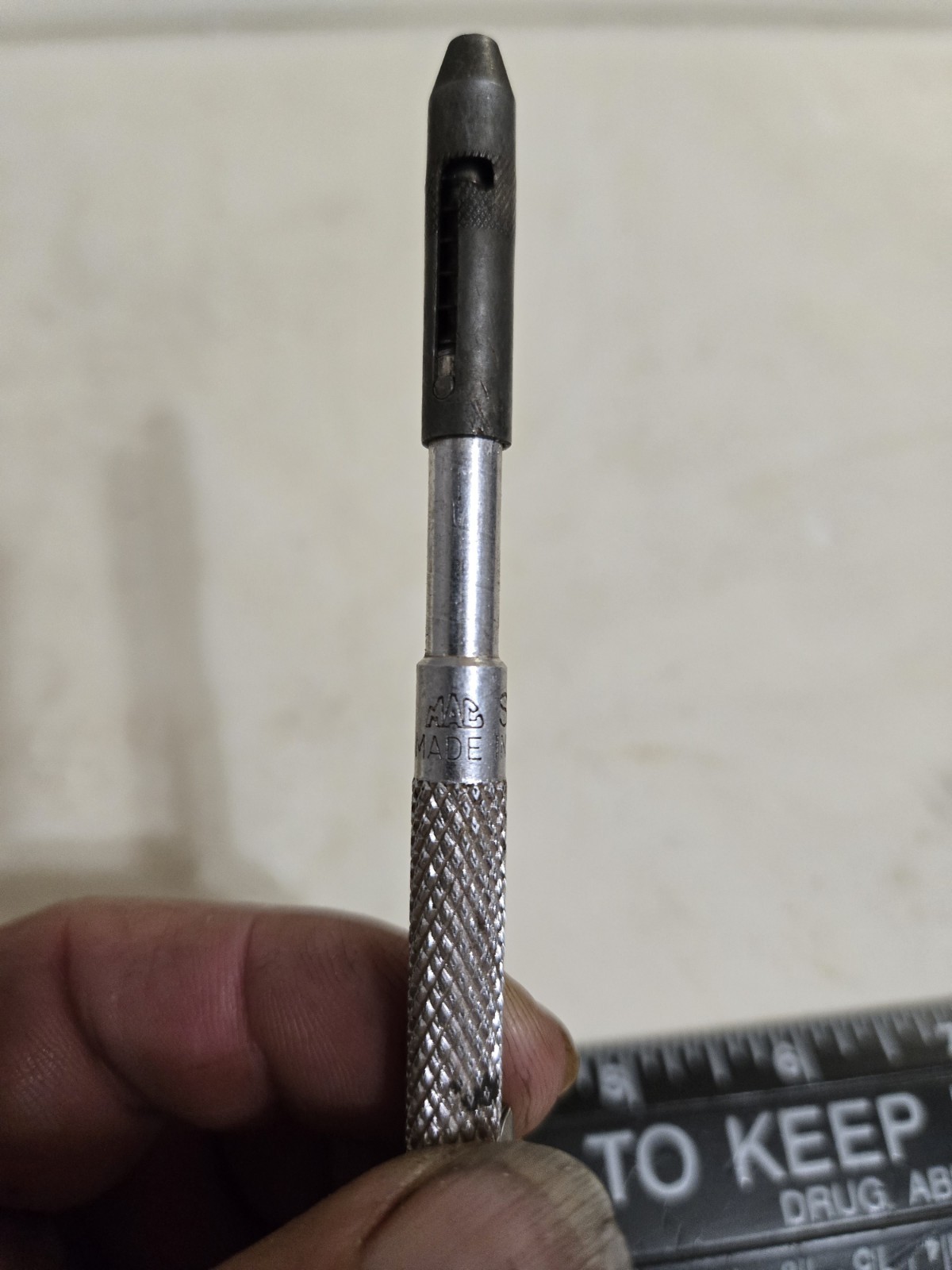 Mac tools S301 Pocket Scriber with MagneticPick-Up.
