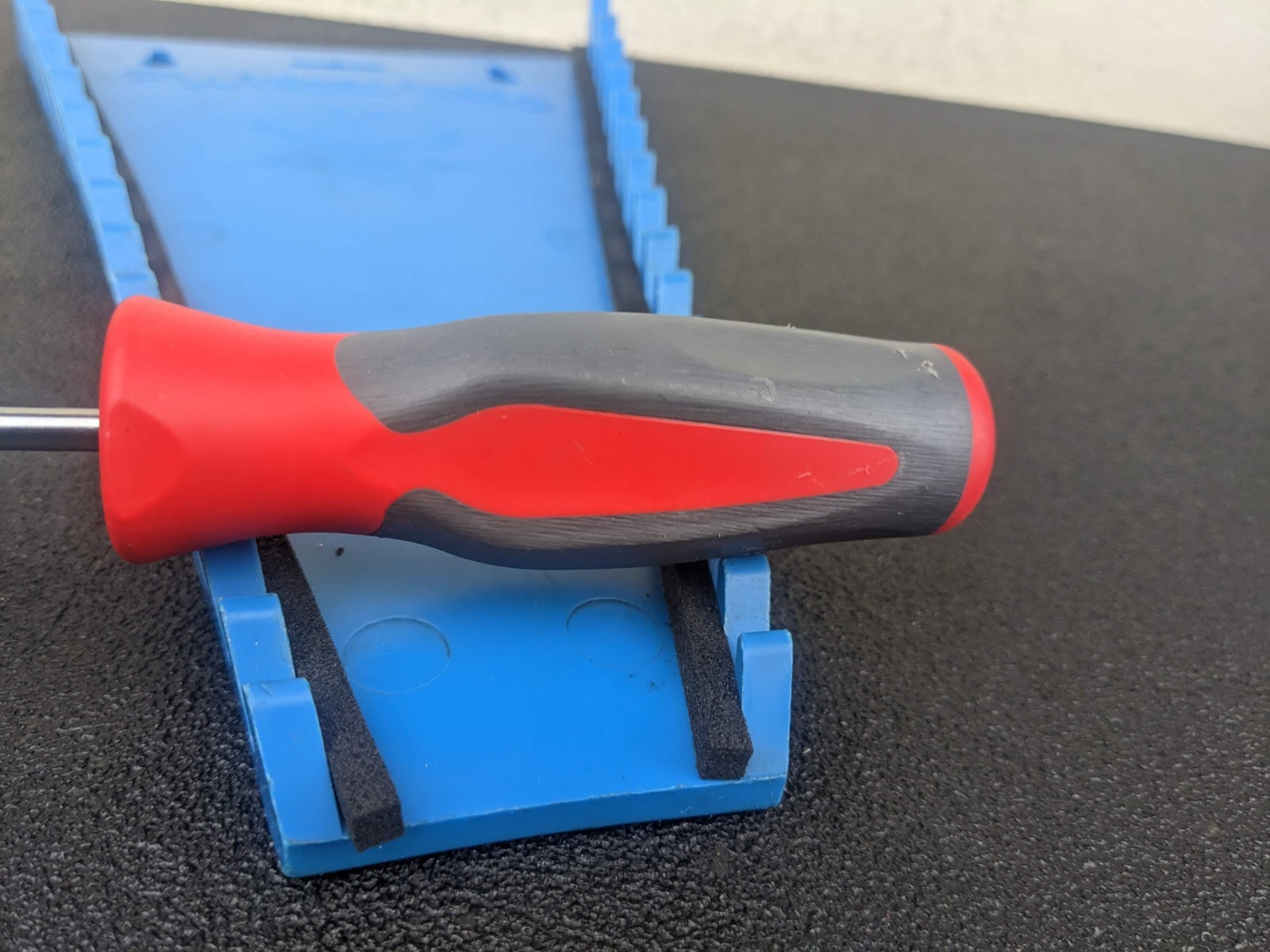 #bh456 Snap-on 3/16″ RED Flat Head Cabinet Screwdriver SHD