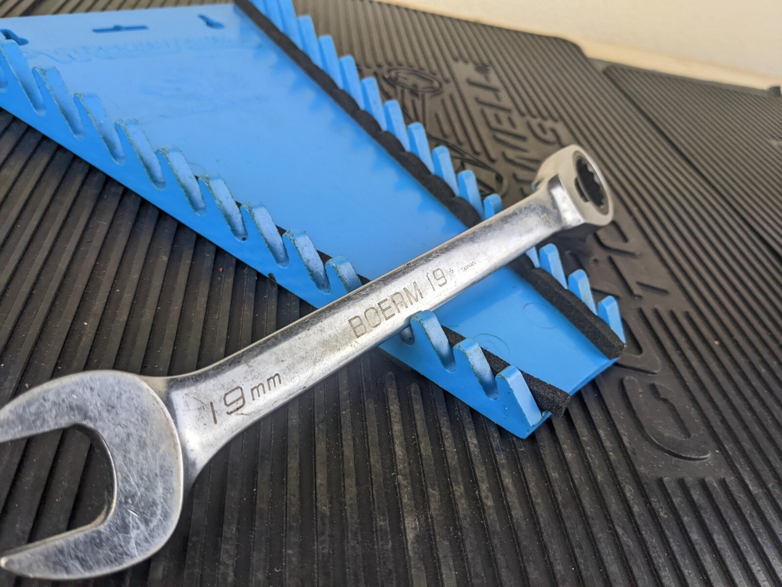 #at722 Blue Point BOERM19 19mm 12-Point Metric 15° Offset Ratcheting Wrench