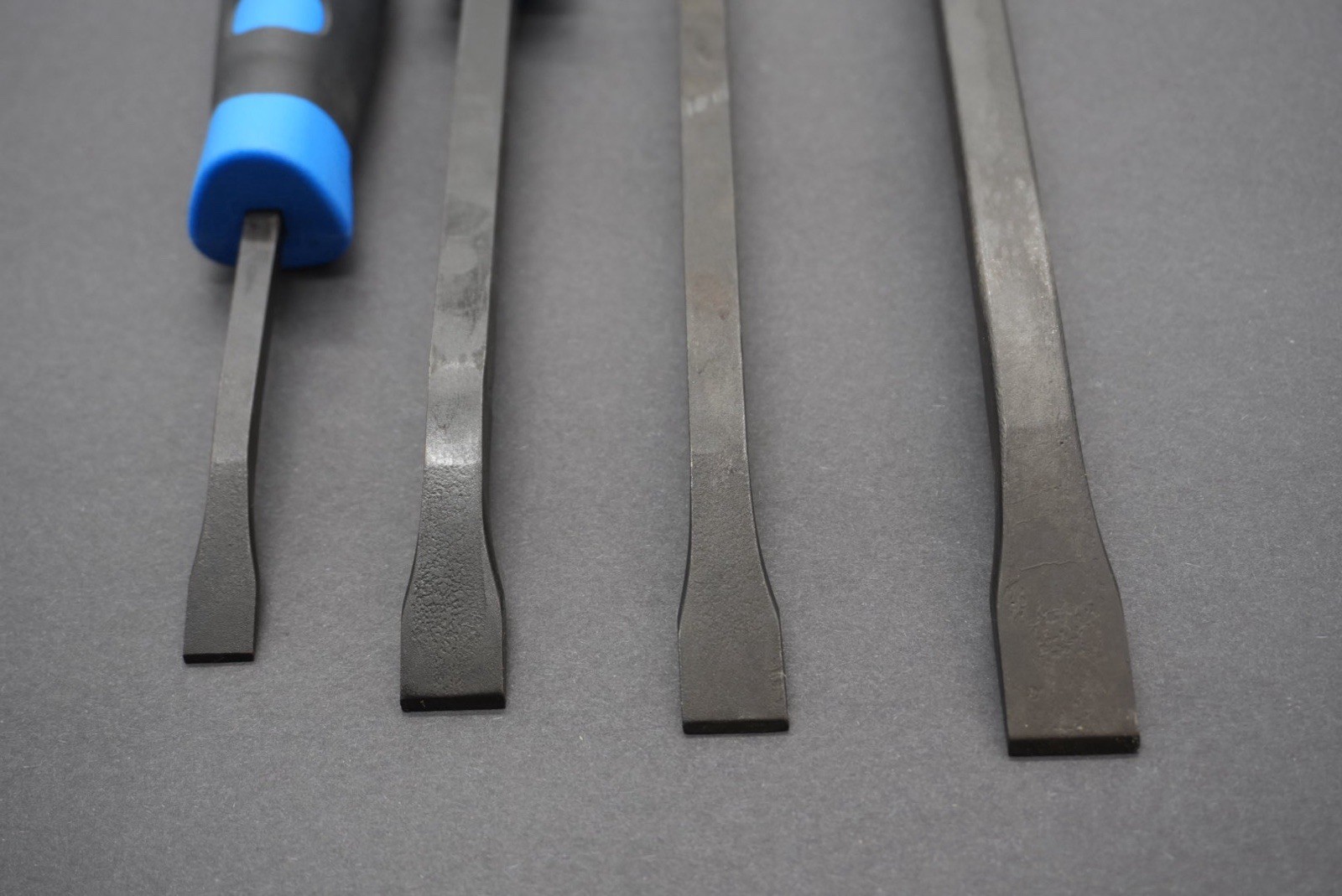 Matco Tools Pry Bar Set 4- Piece Curved Tip Strike Handle (Blue) PBSB4C No Tray