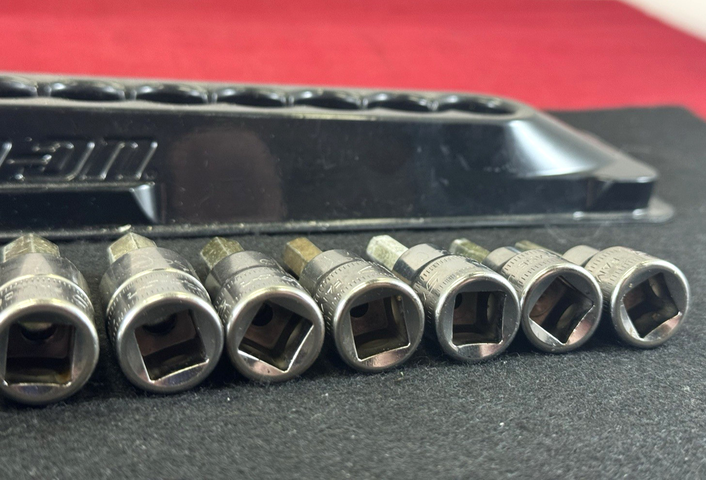 Snap-On 11 pc 3/8″ Drive Metric Standard Hex Bit Socket Set (4-14 mm) 211EFAMY