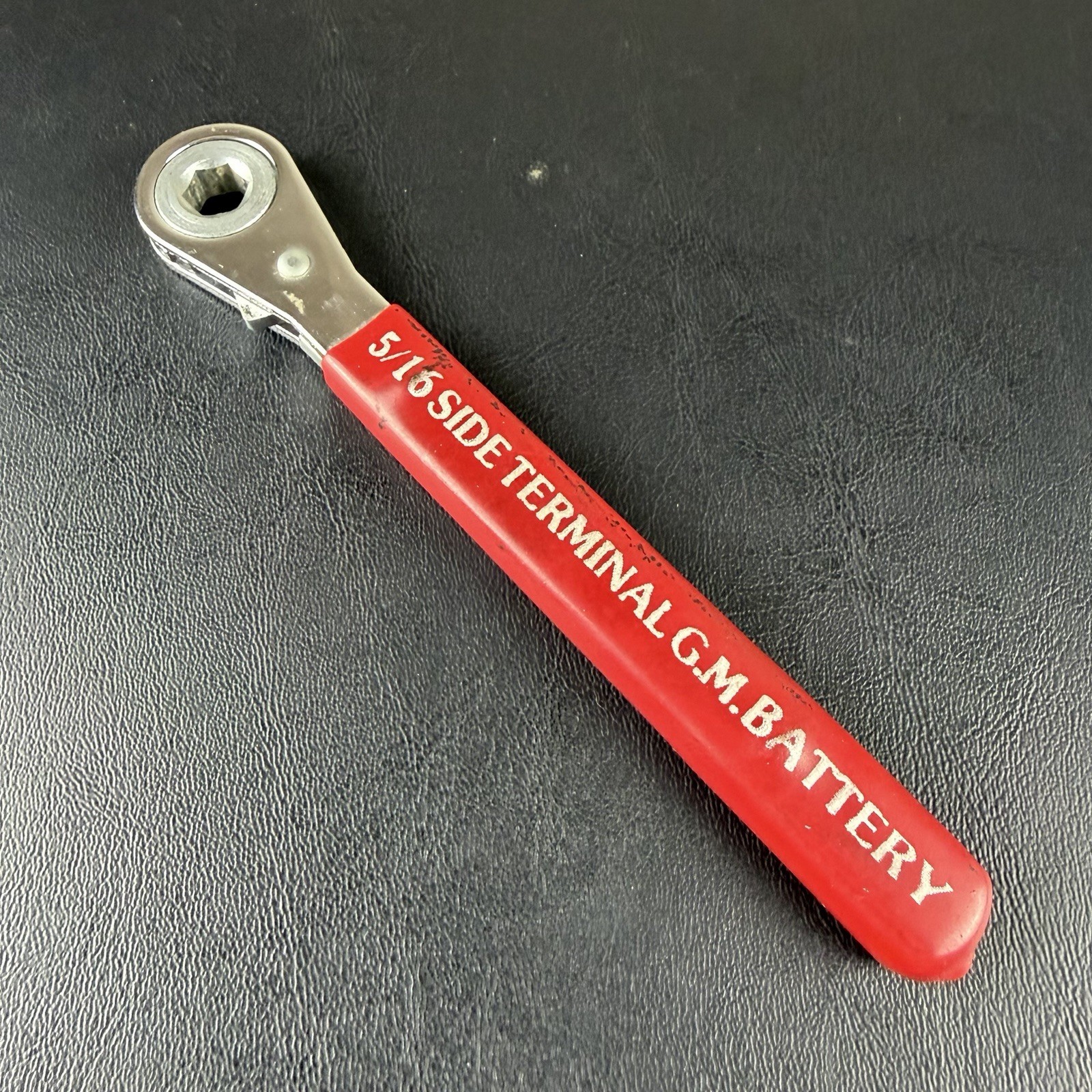 Vintage YA249 5/16″ GM Side Terminal Battery Ratchet Wrench USA Red Handle