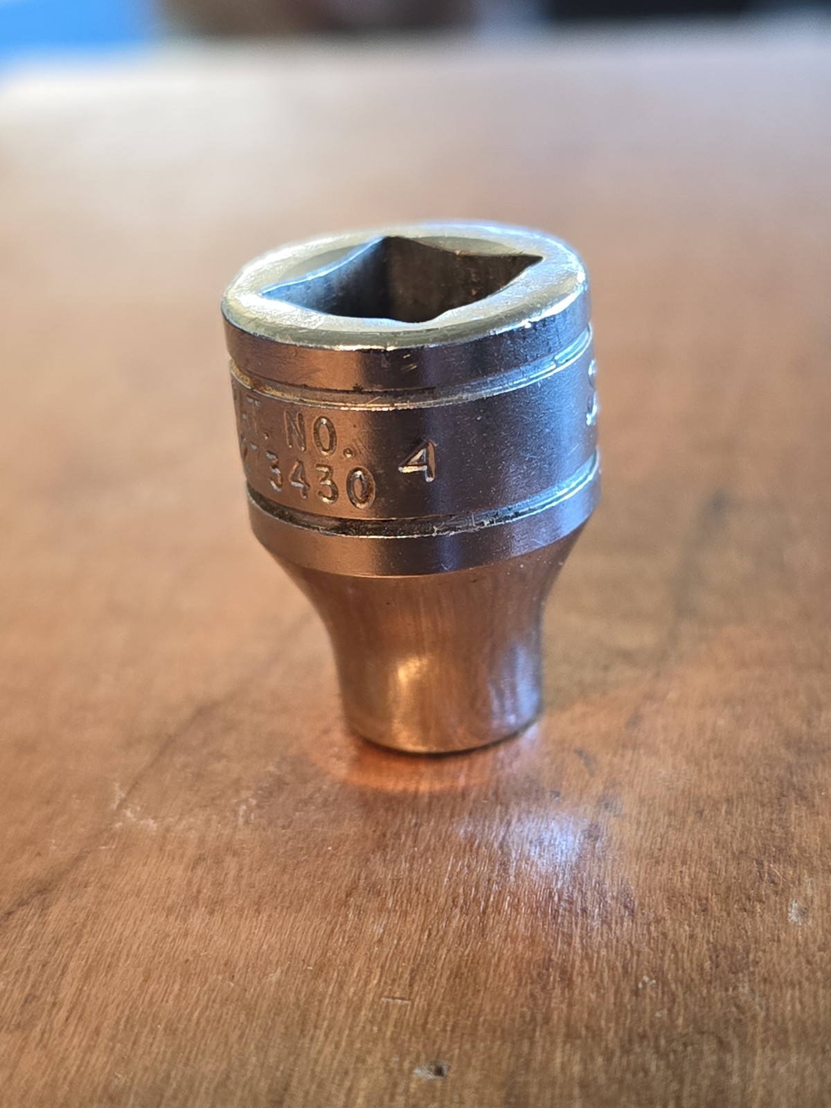 Snap-On F081 3/8″ drive 12-point shallow 1/4″ socket – excellent condition 1984