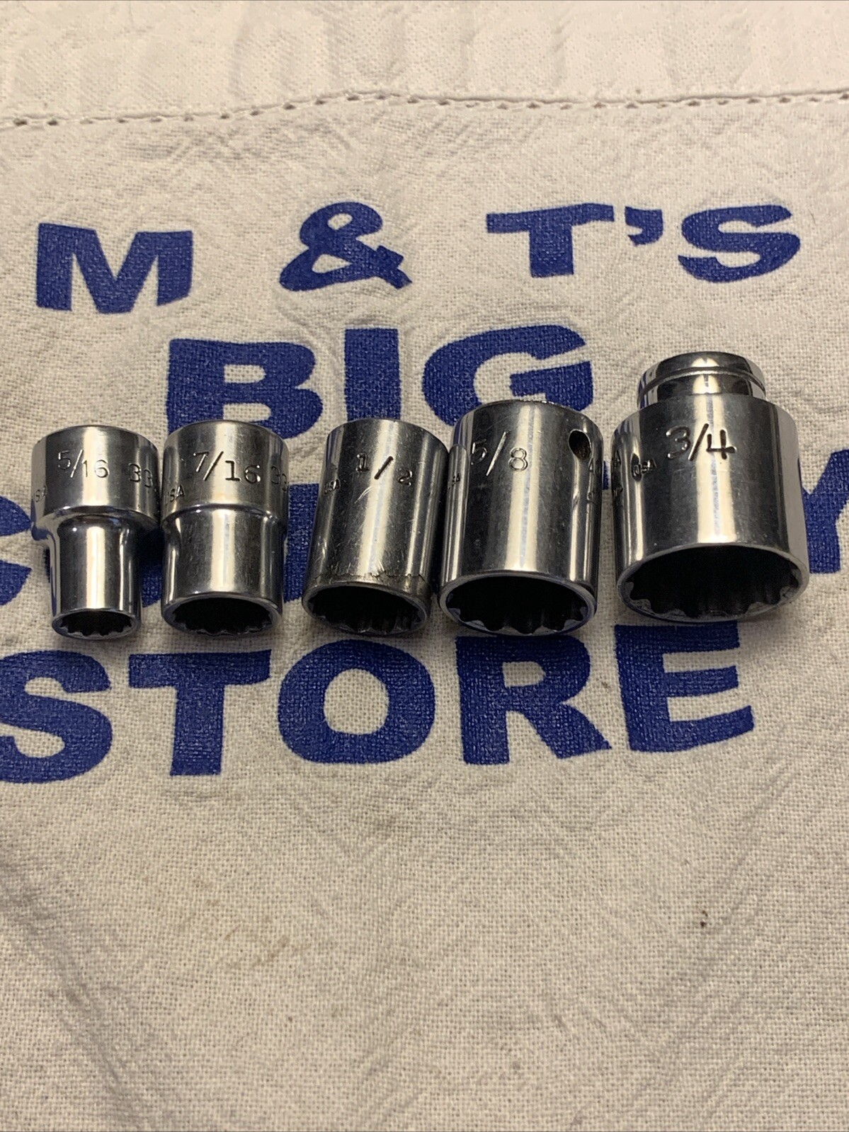 Utica 3/8″ Dr 5pc 12pt Loc-Rite Sockets 5/16″, 7/16″, 1/2″, 5/8″, 3/4″ USA