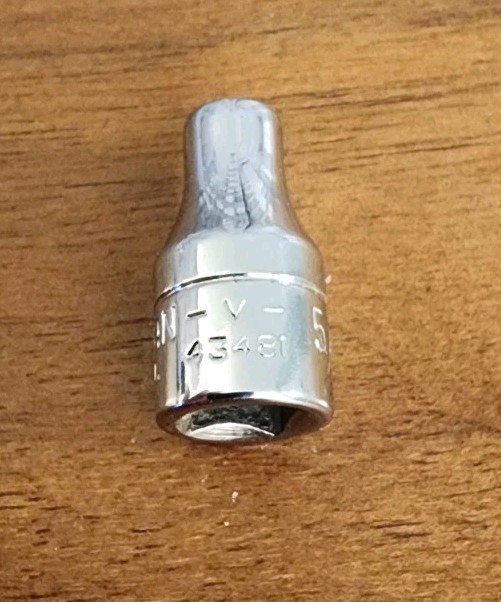 Craftsman USA 5/32″ Socket 6 Point 1/4″ Drive -V- 43481 (Ringed)