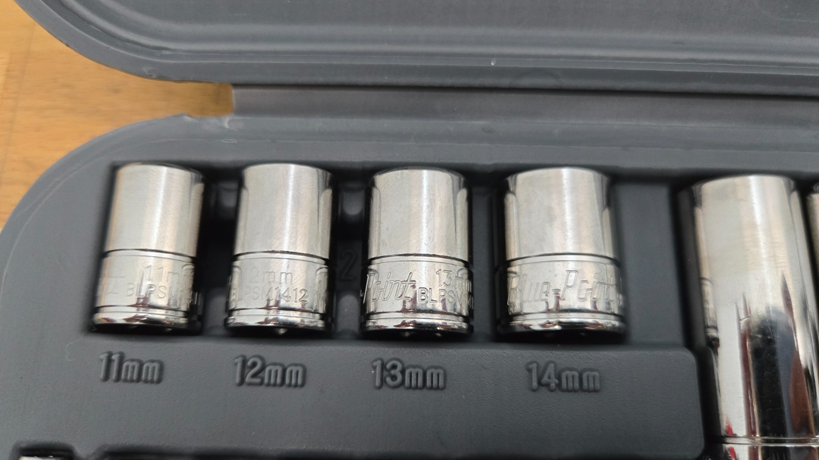 Blue Point BLPGSSM1427, 1/4″ Drive Metric Socket Set, 27 Piece w/ Case