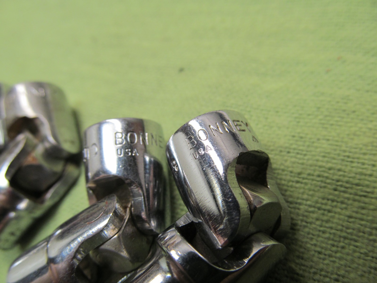 Four Vtg. Bonney 1/4″ Drive Flex Sockets SAE 12 points – See Pics & Description
