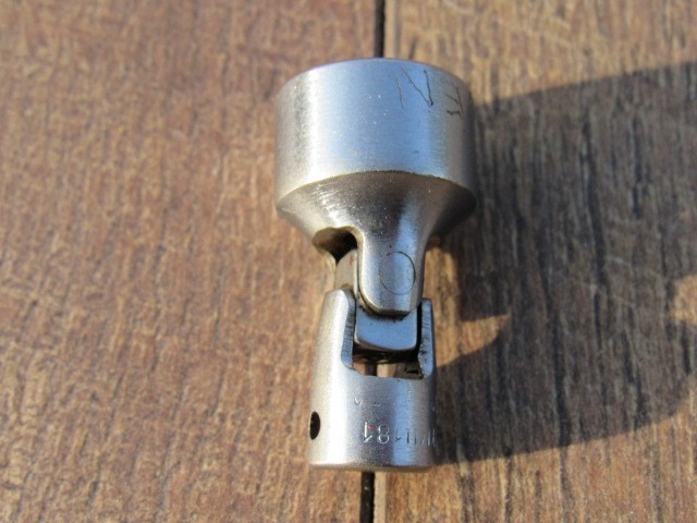 SNAP ON 9/16″ TMU181 1/4″ DRIVE 12 POINT SAE UNIVERSAL SWIVEL SOCKET UNDERLINE