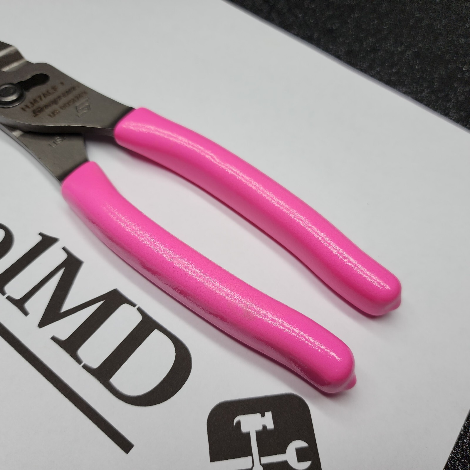 Snap-on Tools USA NEW PINK 8″ Talon Soft Grip FlankJaw Slip-Joint Pliers HJ47ACF