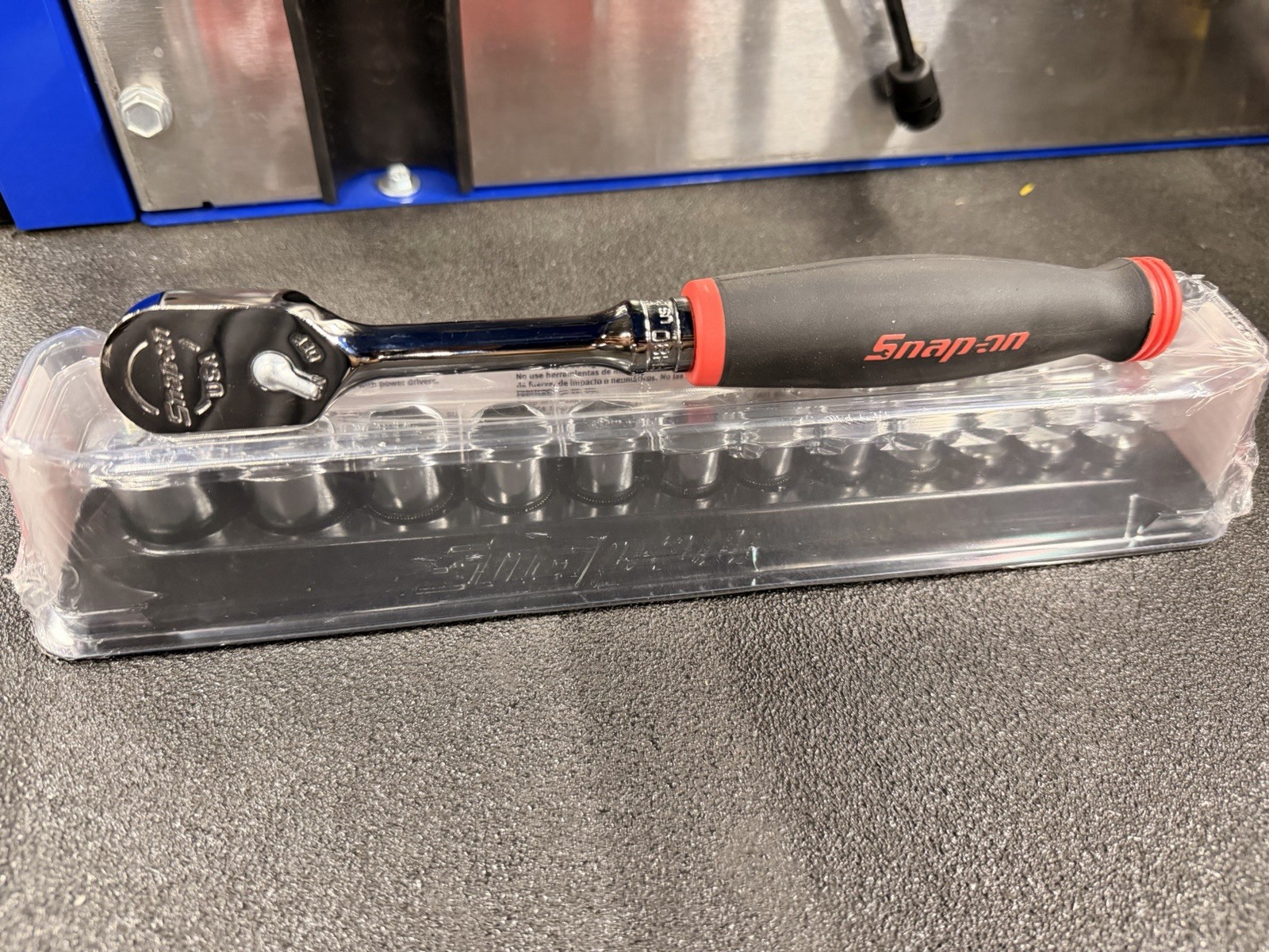 Snap-On 3/8 socket set and ratchet Tool No. 212FSMY And FH80 Retail 438.50!!