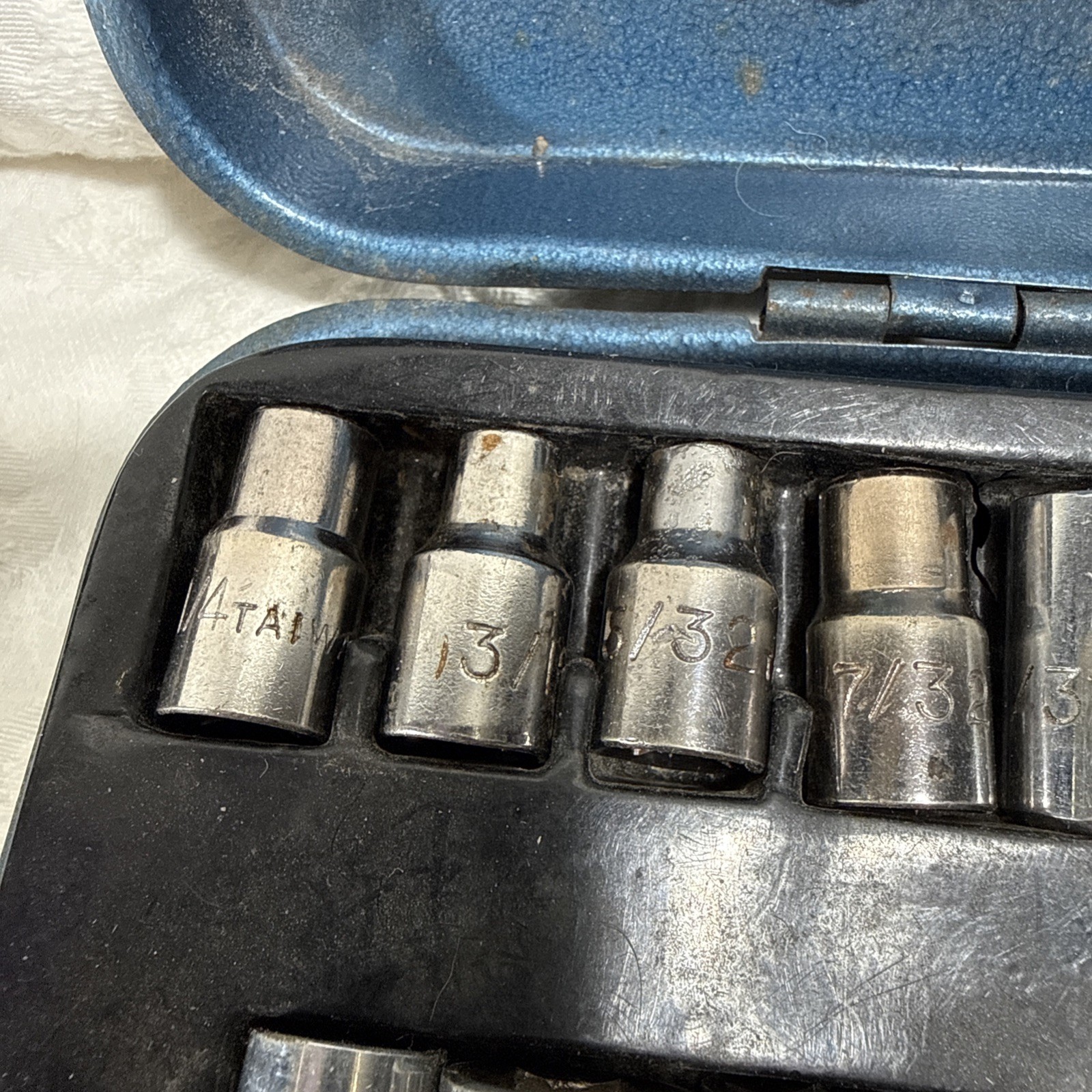 Vintage Blue Metal Case Combination Ratchet Socket Set 19 SAE 13 Metric *Read*