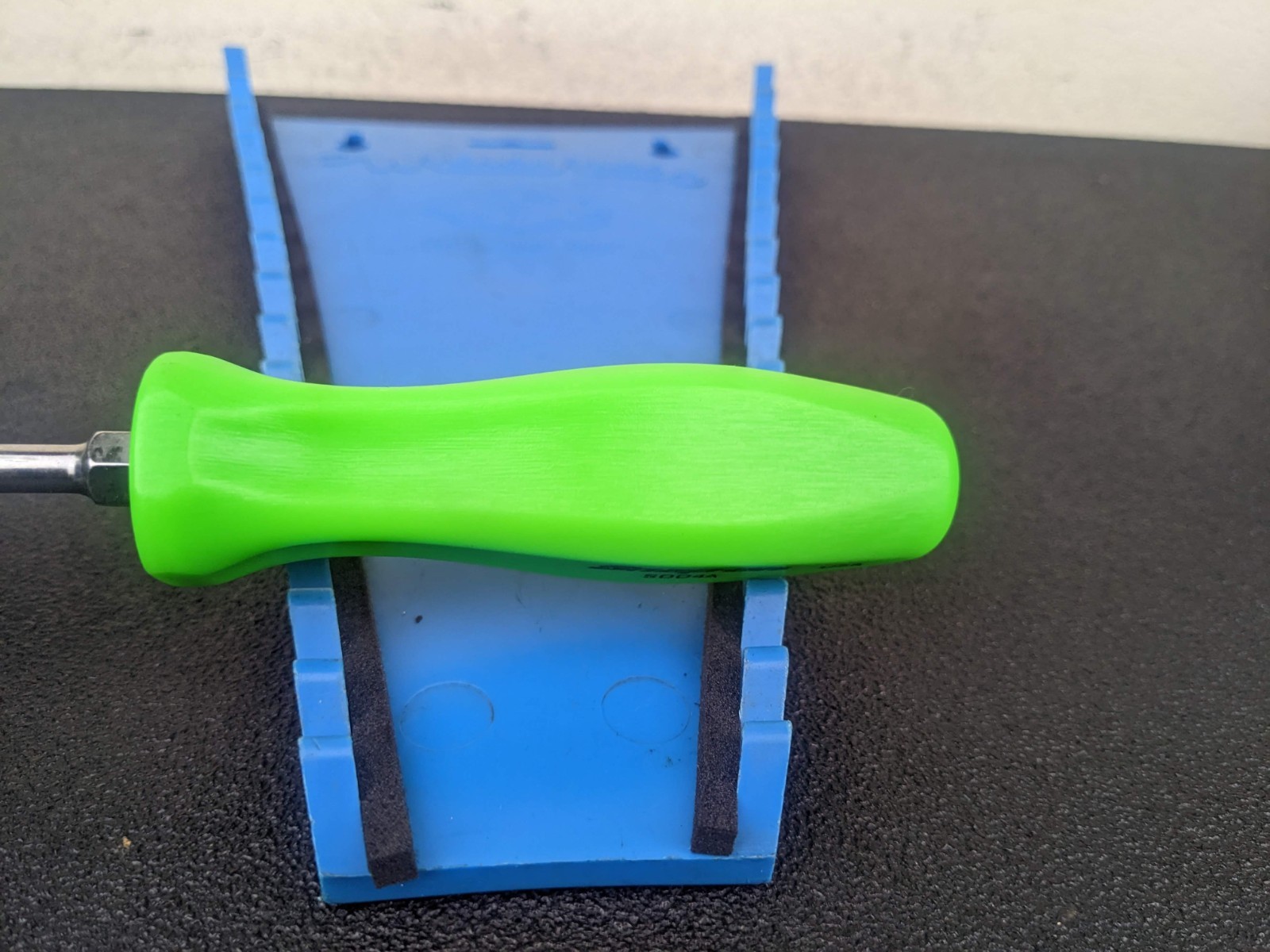 #bp004 Snap-on NEW GREEN CLASSIC Hard Handle 1/4 Flat Screwdriver SDD4A SDD4AG