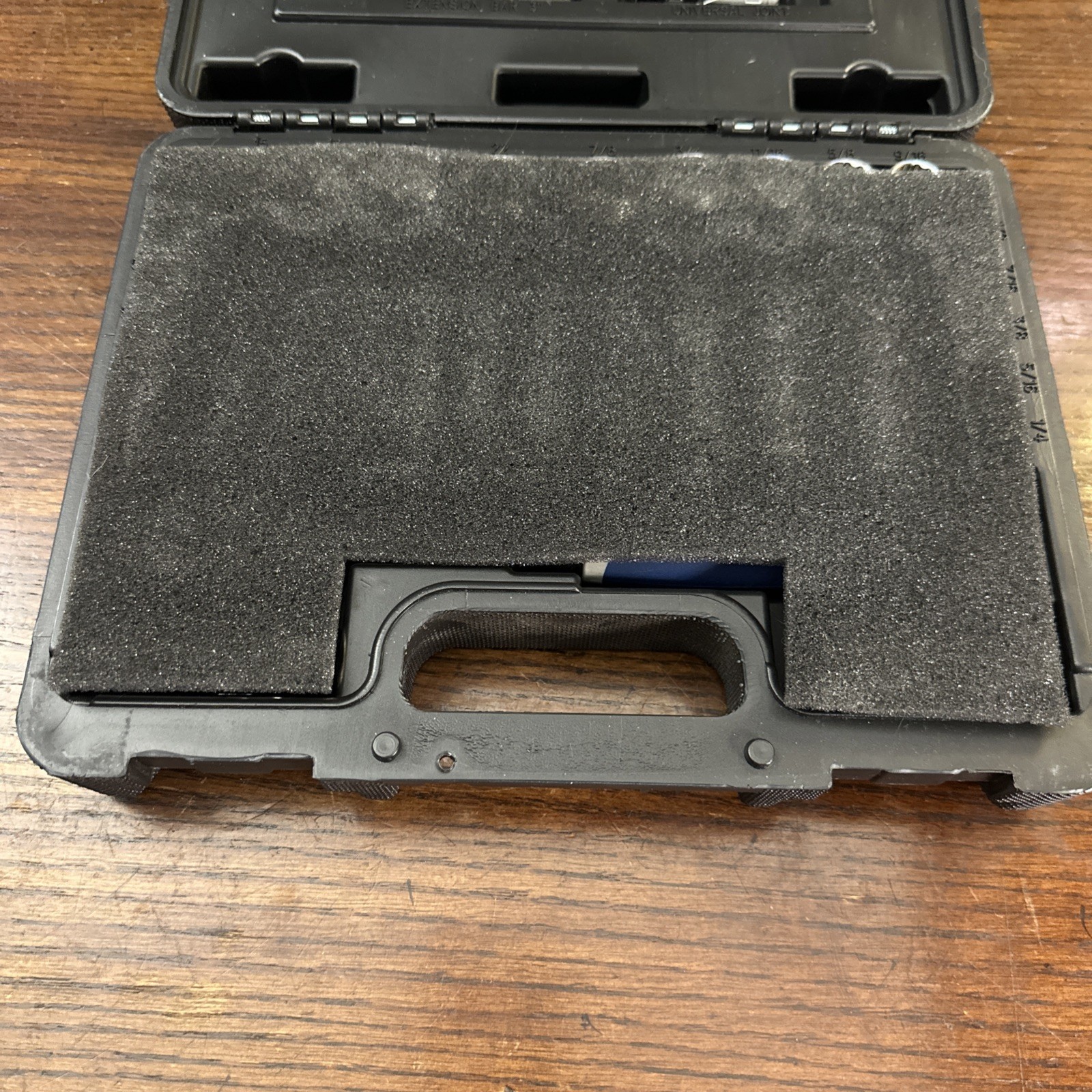 Quinn 3/8 in. Drive SAE and Metric High-Visibility Socket Set