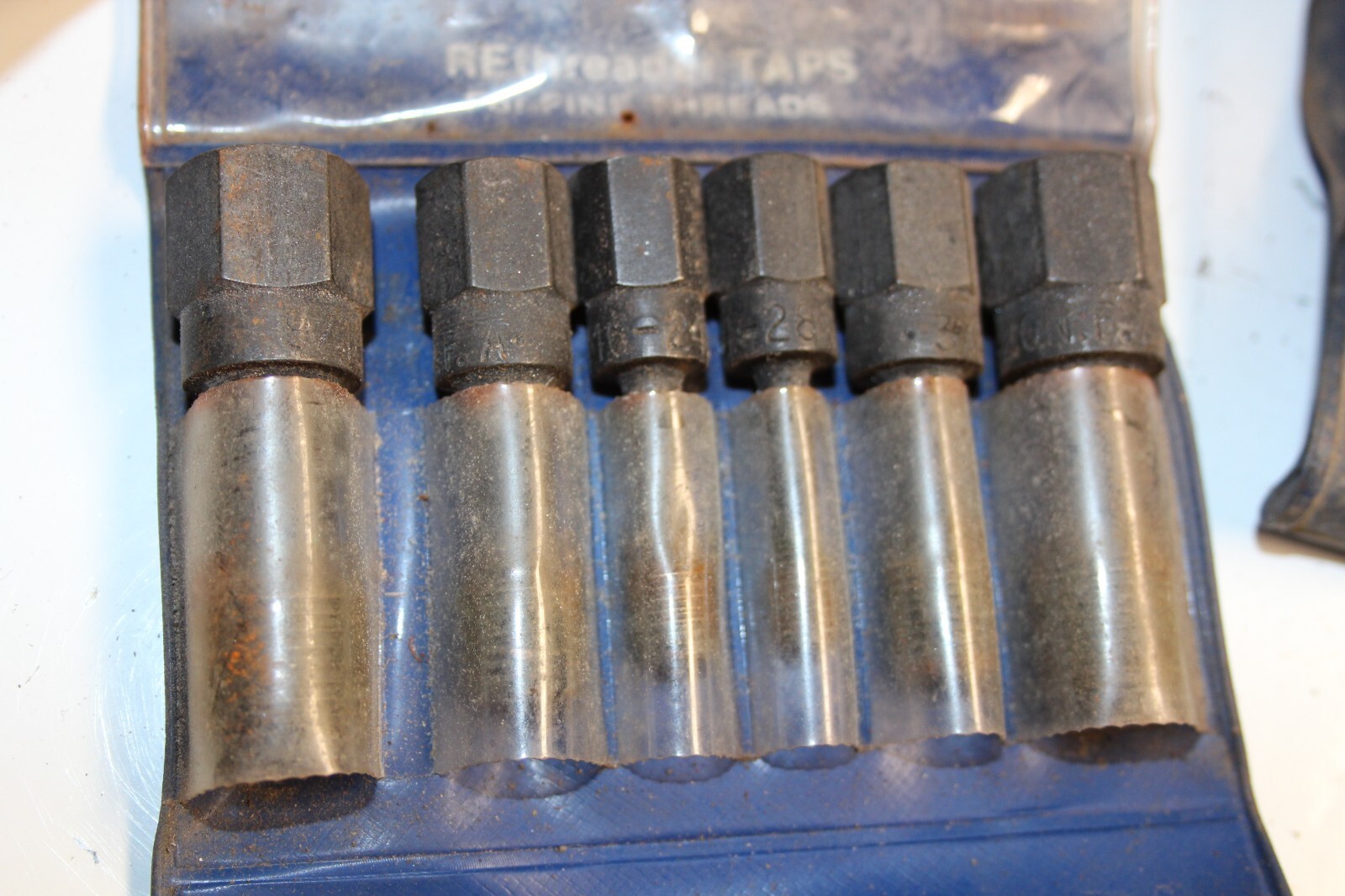 BLUE-POINT TOOLS NC-USS NF-SAE HEX DRFIVE Rethreading Taps USA 12 PIECES