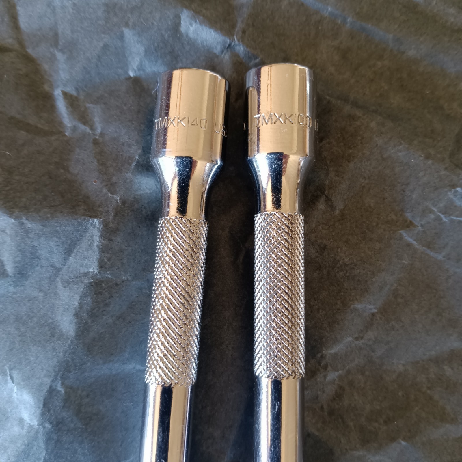 2 Snap-on 1/4″ Extensions TMXK (140 & 100) 14″ and 10″, knurled, friction ball