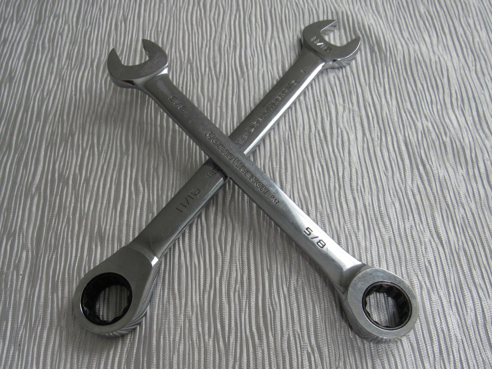 Lot Of 2 GearWrench Combination Ratcheting Wrenches Tools 5/8″ And 11/16″!