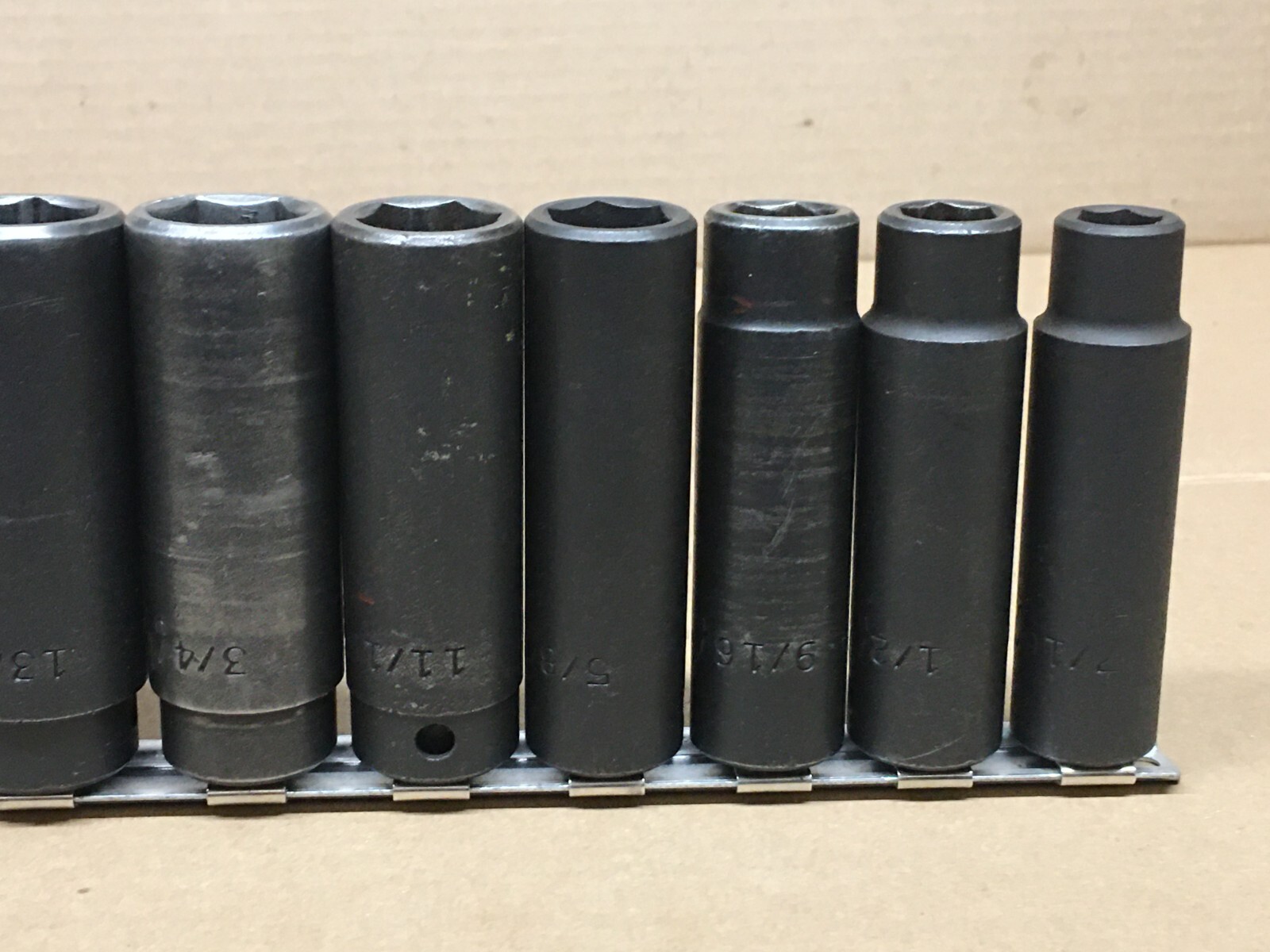 Mac Tools 13 pc SAE Deep Impact Socket Set -1/2″ Drive – 6 Point 7/16″ to 1-1/4″