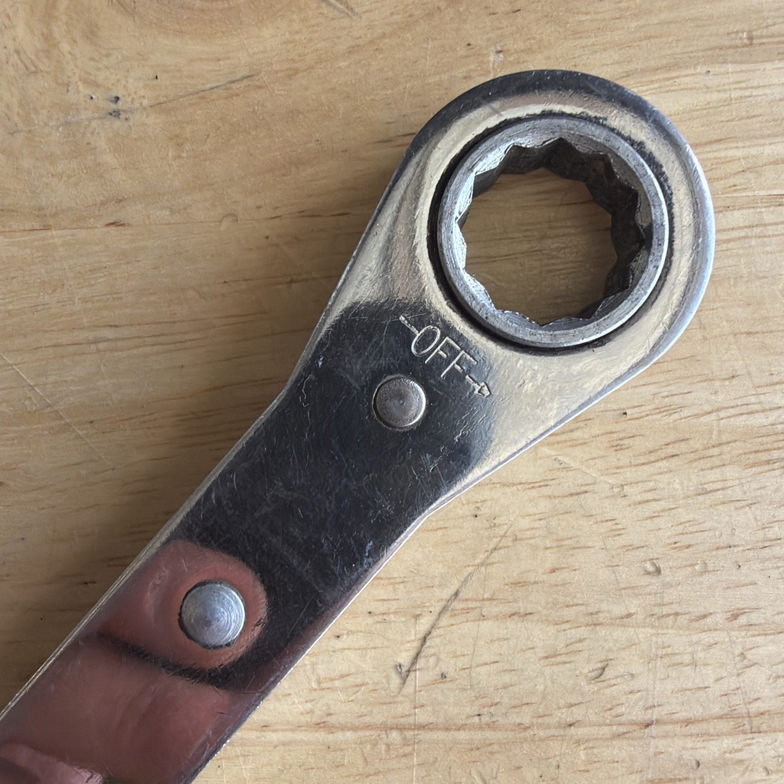 Matco Tools 5/8″ x 11/16″ Ratcheting Box End Wrench 12 Point WR20222 Made in USA