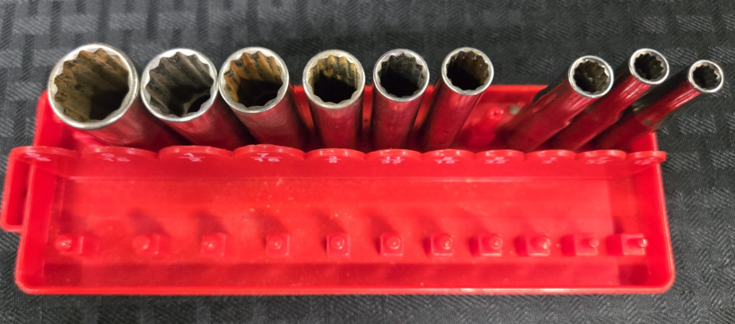 Craftsman 1/4 in. Drive SAE and Metric 6 and 12 Point Deep Chrome Socket Set