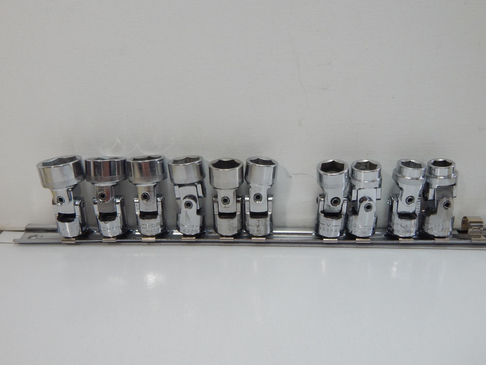 CRAFTSMAN 3/8″ Dr. 10PC. METRIC UNIVERSAL SWIVEL SOCKET SET, 10-19MM -V- SERIES