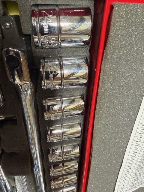 Urrea Ratchet Socket Set 1/2″ Drive Chrome Socket Set, 31 Piece – New