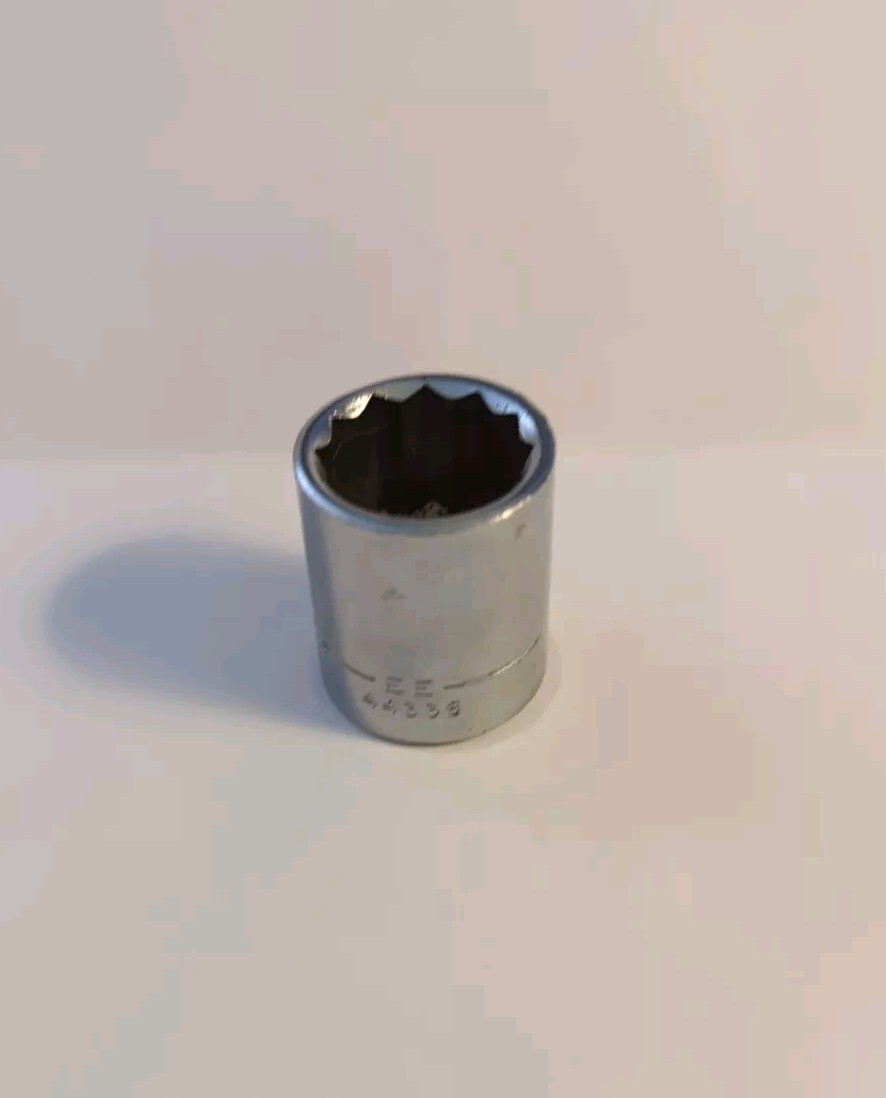 Craftsman Socket EE 44336 11/16 In 3/8 Drive 12-Point Shallow Made In The USA