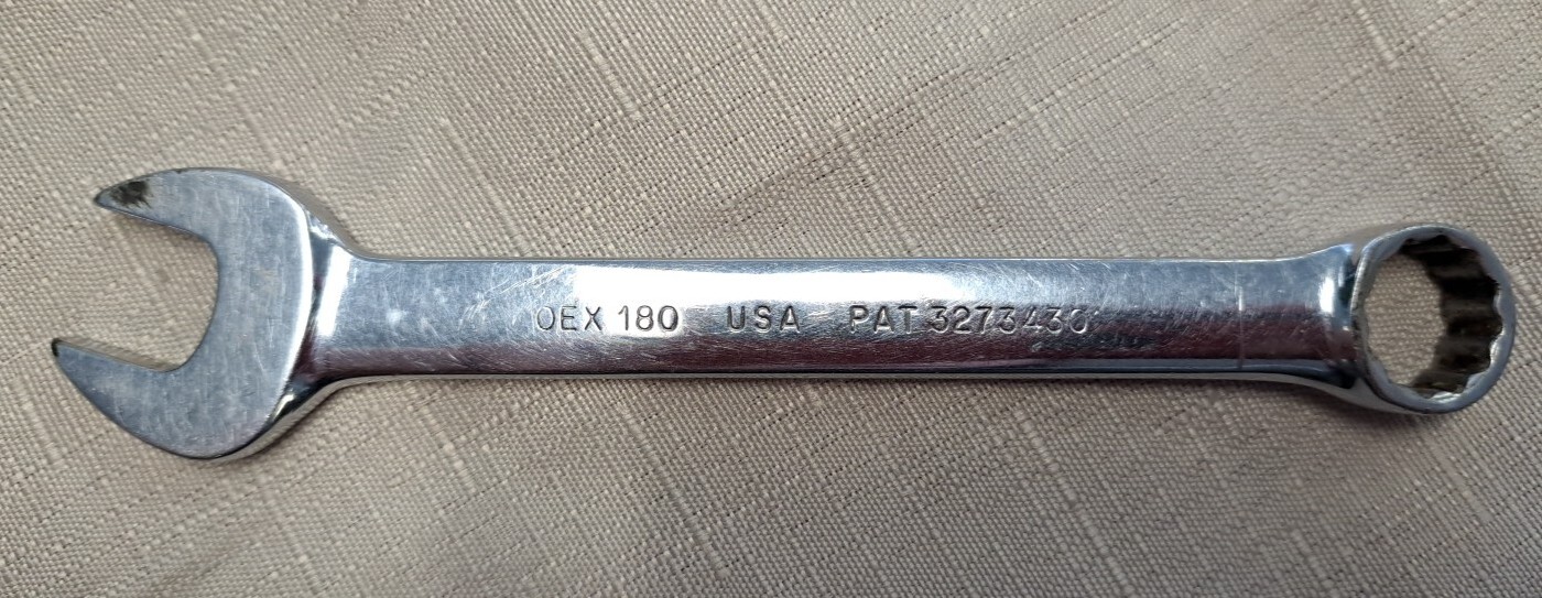 Snap On 9/16” 12 Point Short Combination Wrench SAE Snap On – (OEX180)
