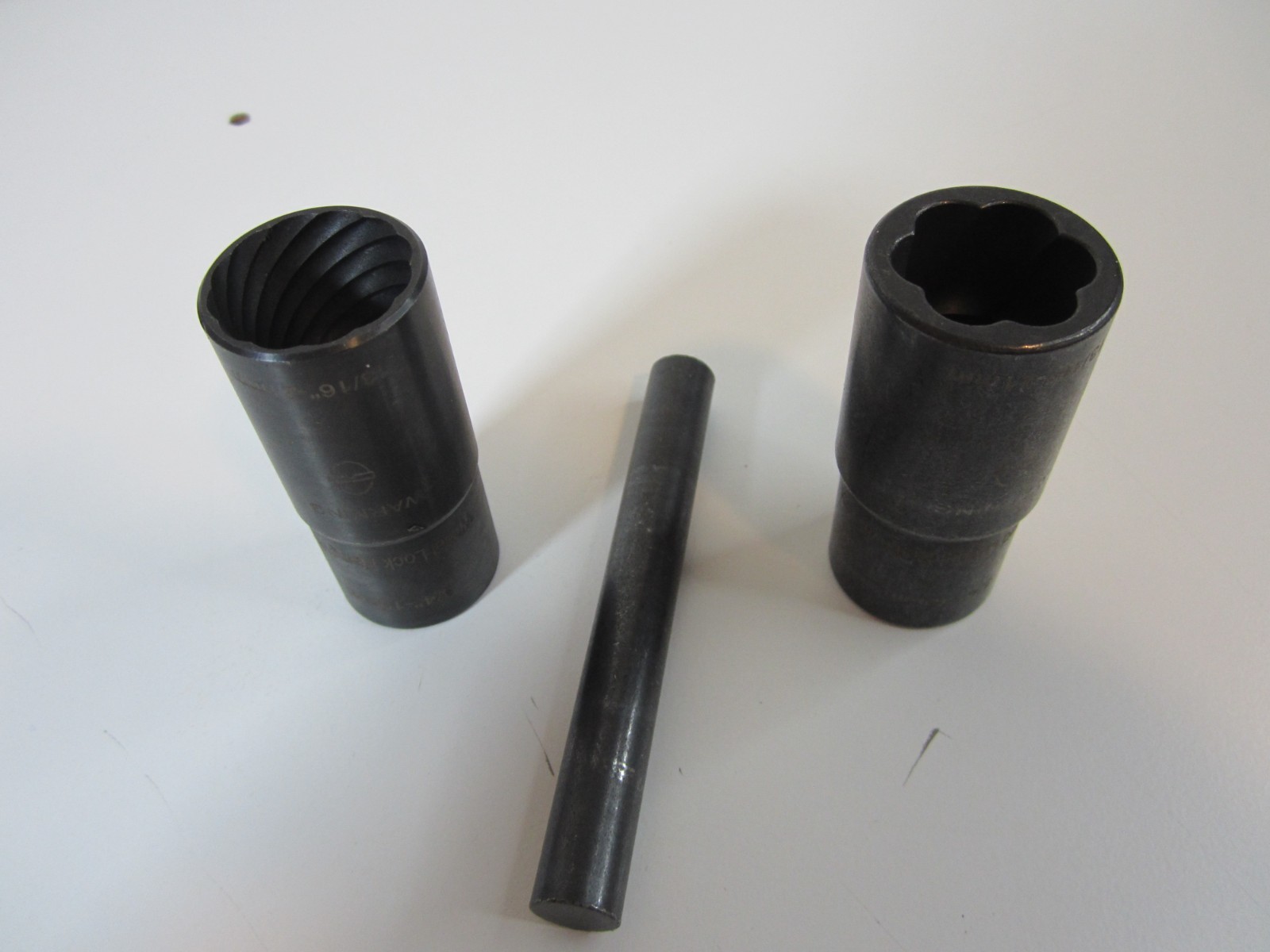 Mac Tools LT4300 3pc 1/2″dr Lug Nut Removal Twist Sockets 3/4-19mm & 13/16 -21mm