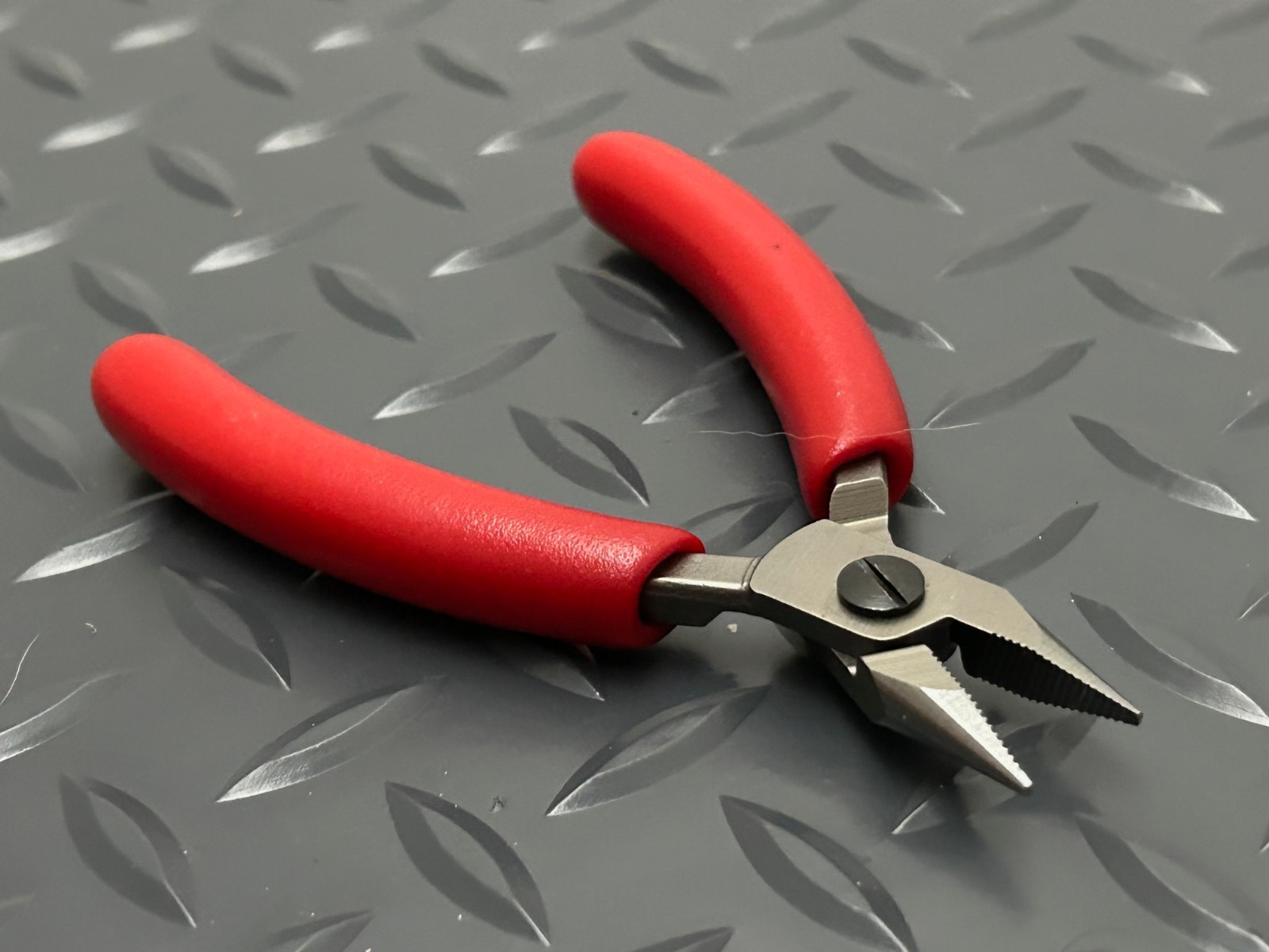 Snap-on Tools RED 4-1/2″ P-Series Precision Snipe Nose Pliers P91045A NEW SPAIN