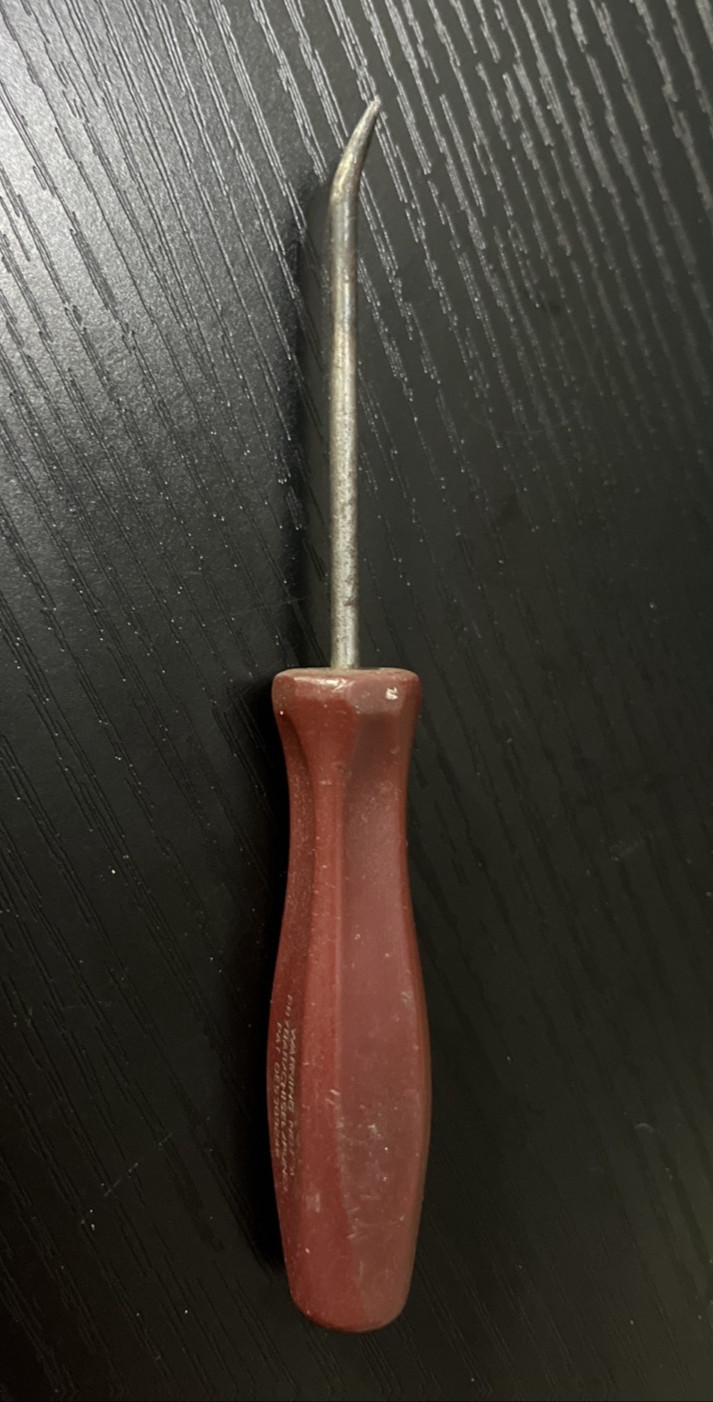 Snap-on 3ASAA 6″ Awl red/brown Hard Handle, but the tip is bent.
