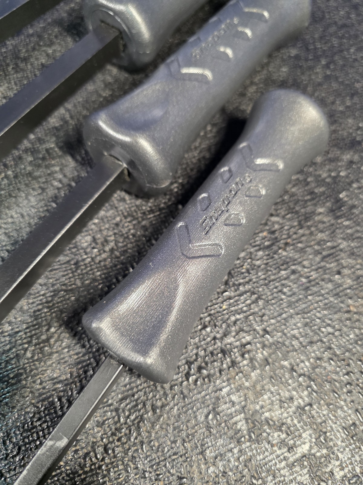 Snap-on SPBS704A Dark Titanium 4-Piece NICE Striking Prybar Set 8, 12, 18 + 24″