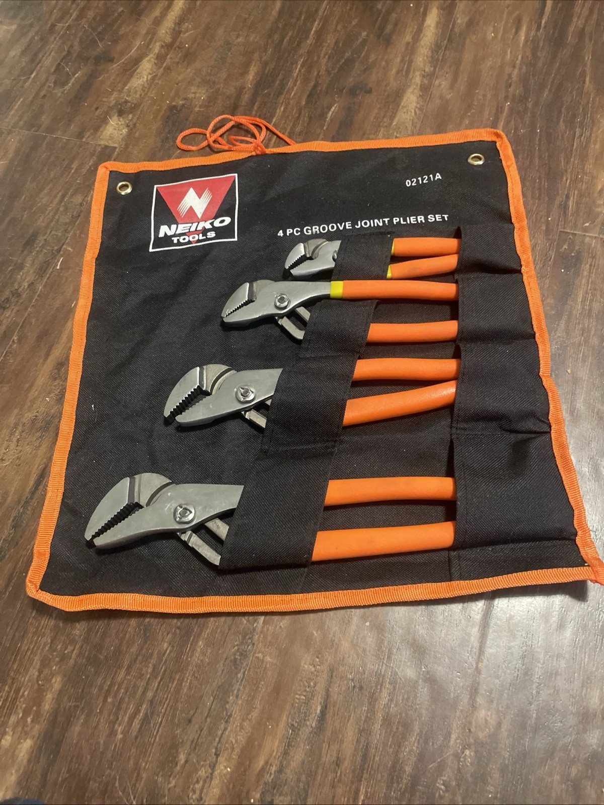 Neiko Tools 4-pc Groove Joint Plier Set 6″, 8″, 10″, 12″ Sizes.