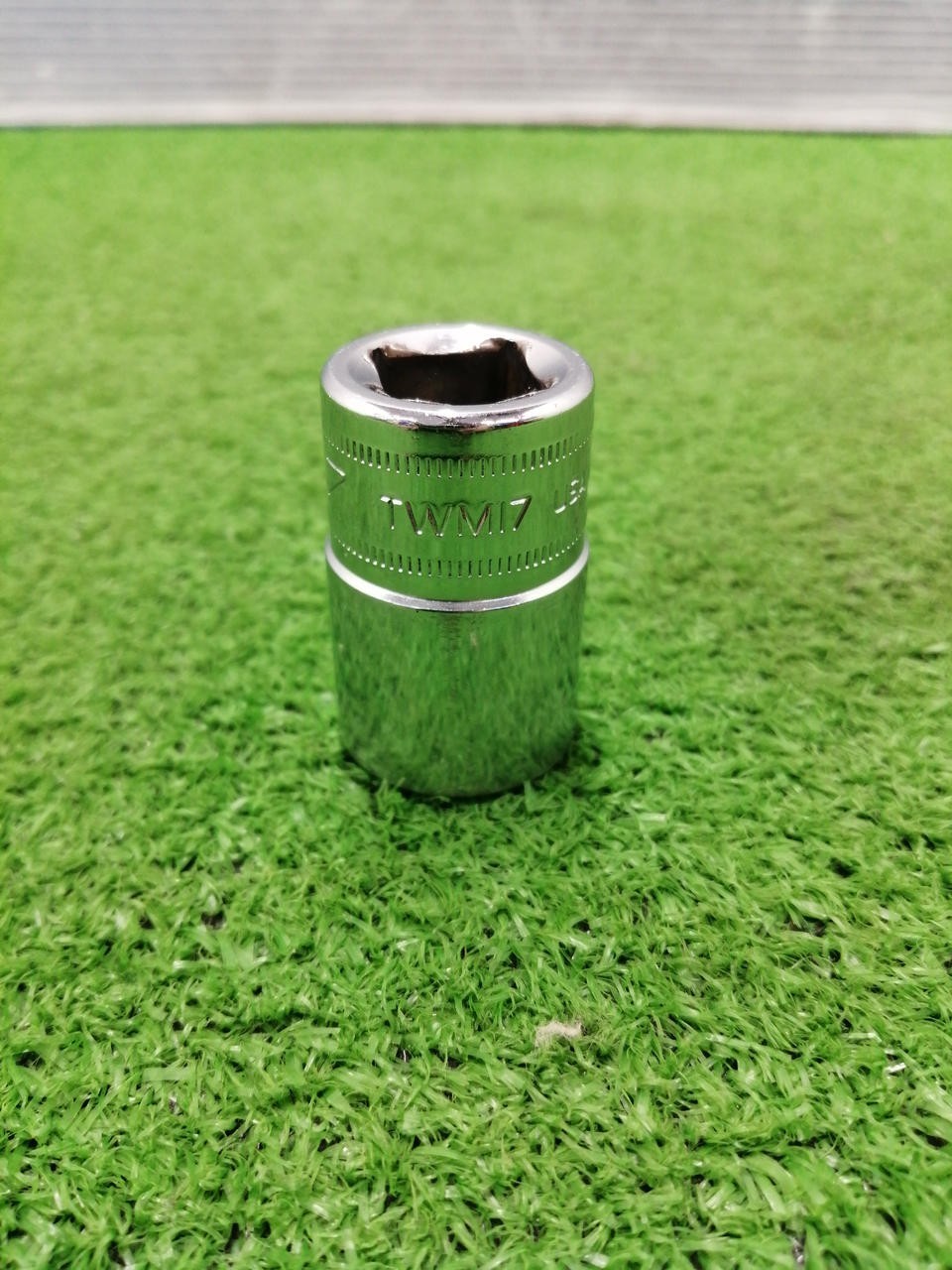 Snap-on TWM17 1/2″ Drive 6-Point Metric 17 mm Flank Drive Shallow Socket