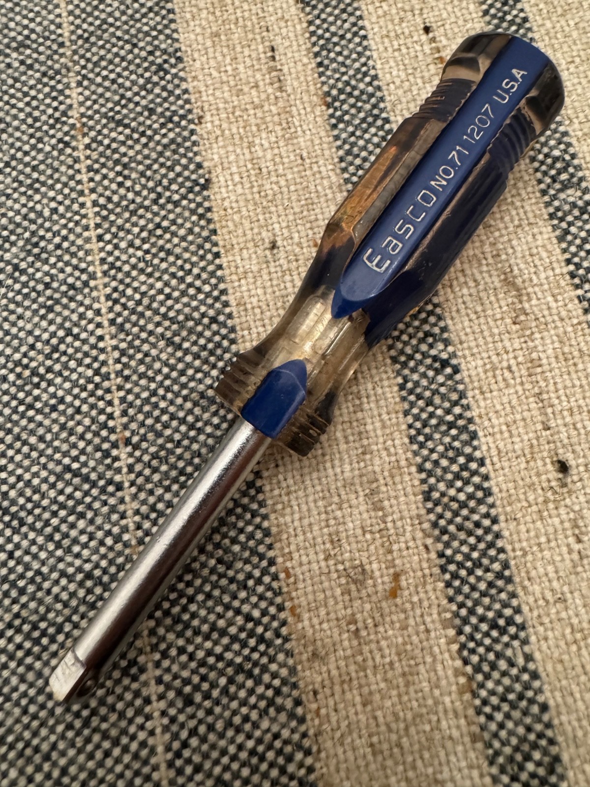 Easco 71-1207 1/4” Drive Spinner Handle Driver Blue Grip USA